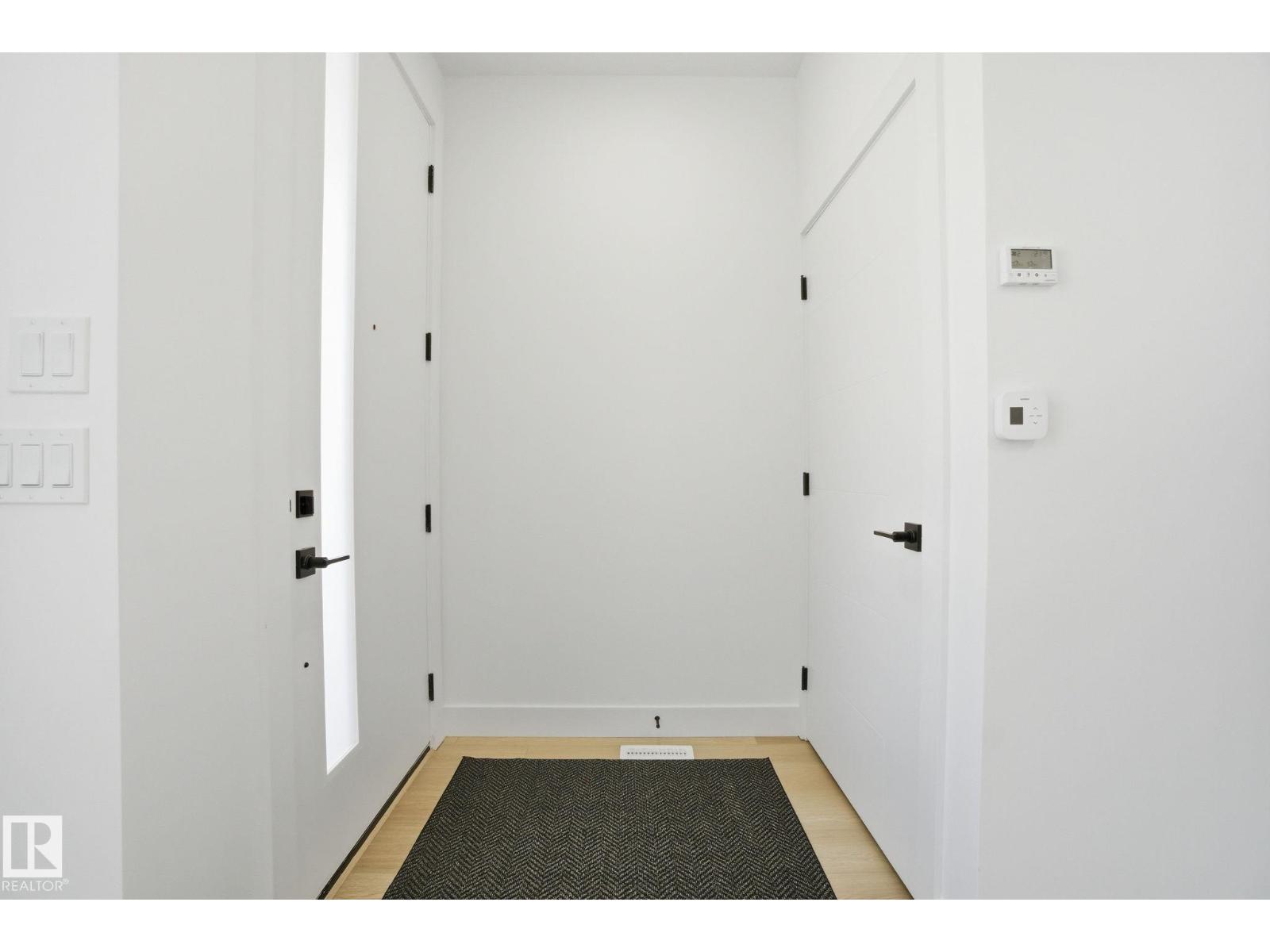 7605 92 AV NW - 6