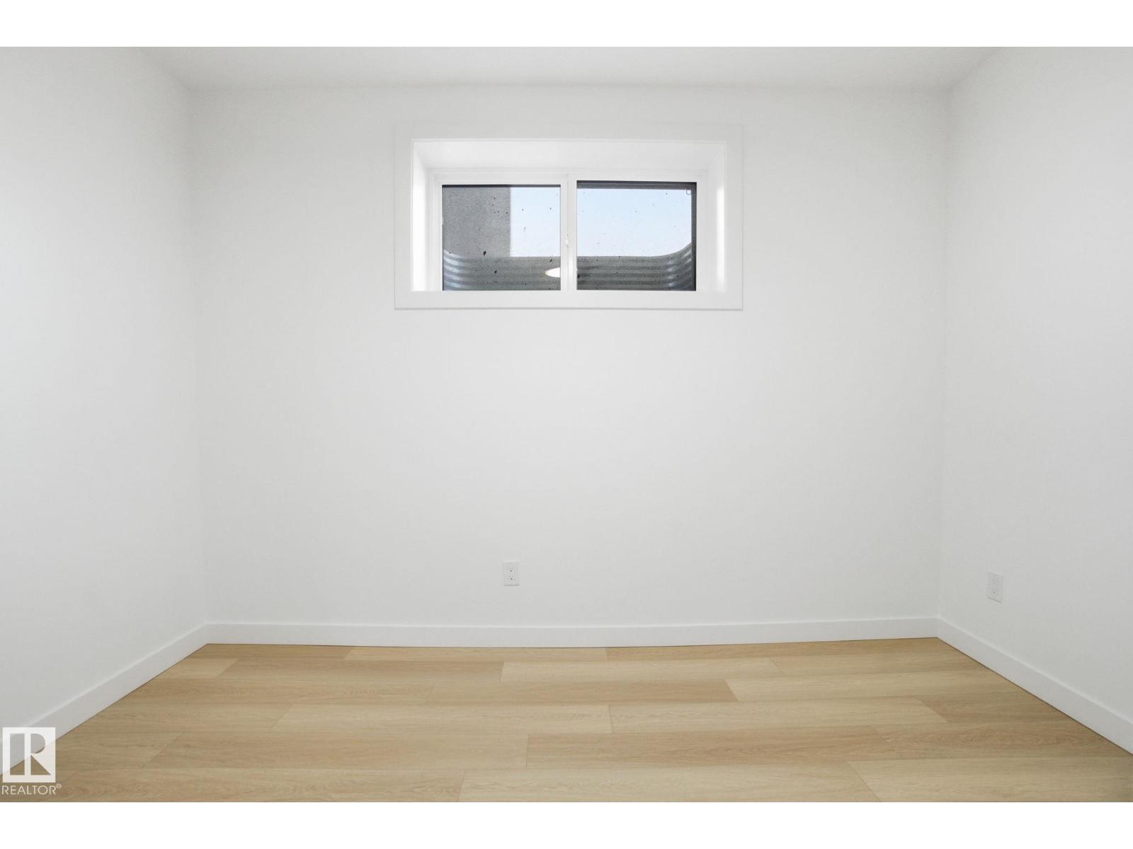7605 92 AV NW - 57