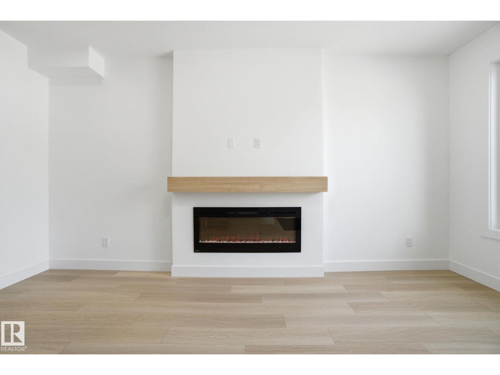 7605 92 AV NW - 8