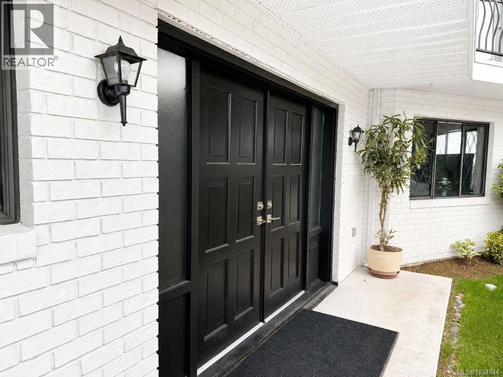3782 Grieve Rd - 33