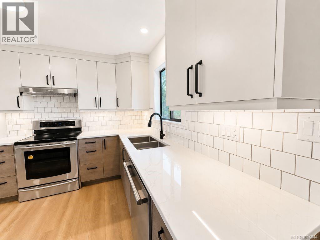 3782 Grieve Rd - 37