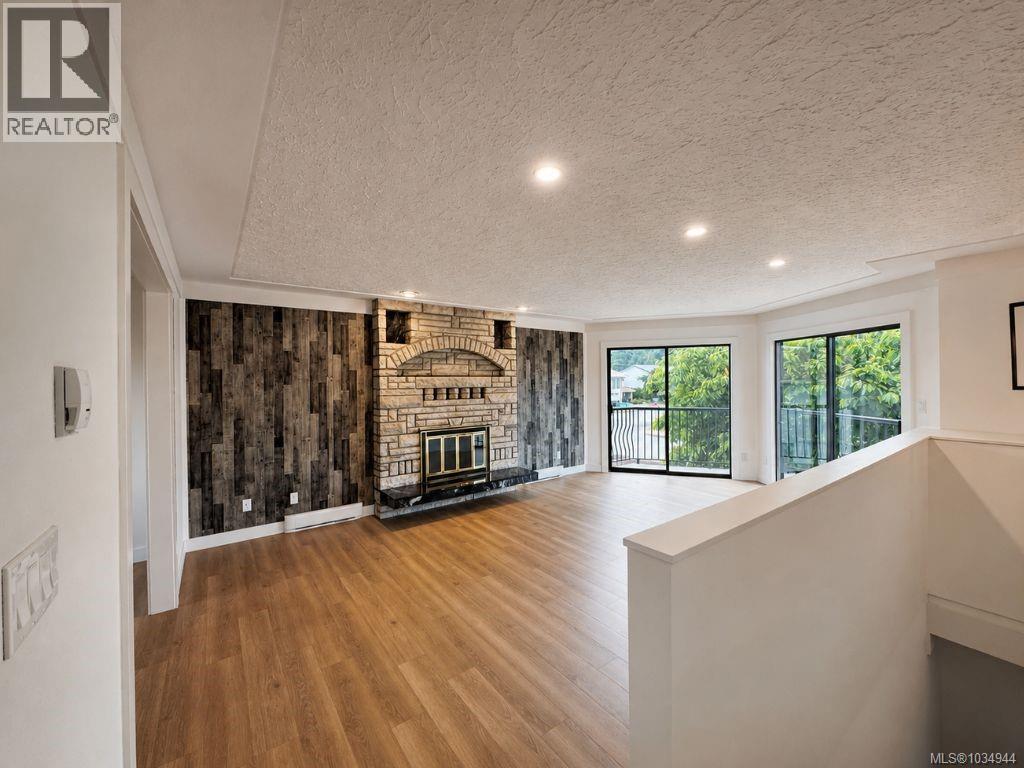 3782 Grieve Rd - 55