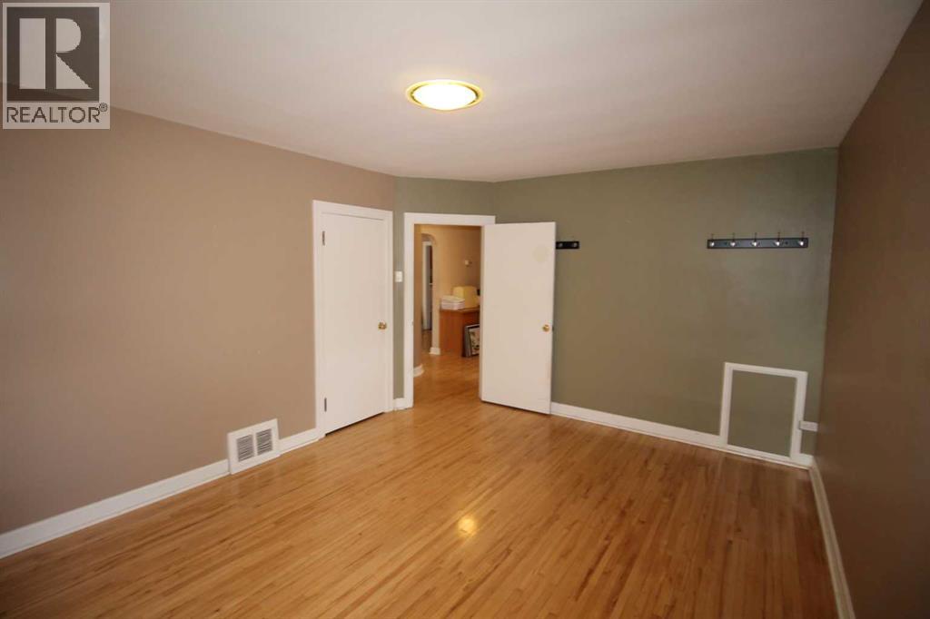 819 9 Avenue S - 12