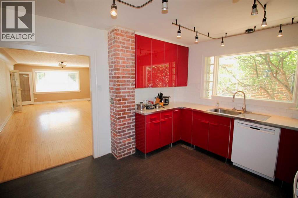819 9 Avenue S - 13