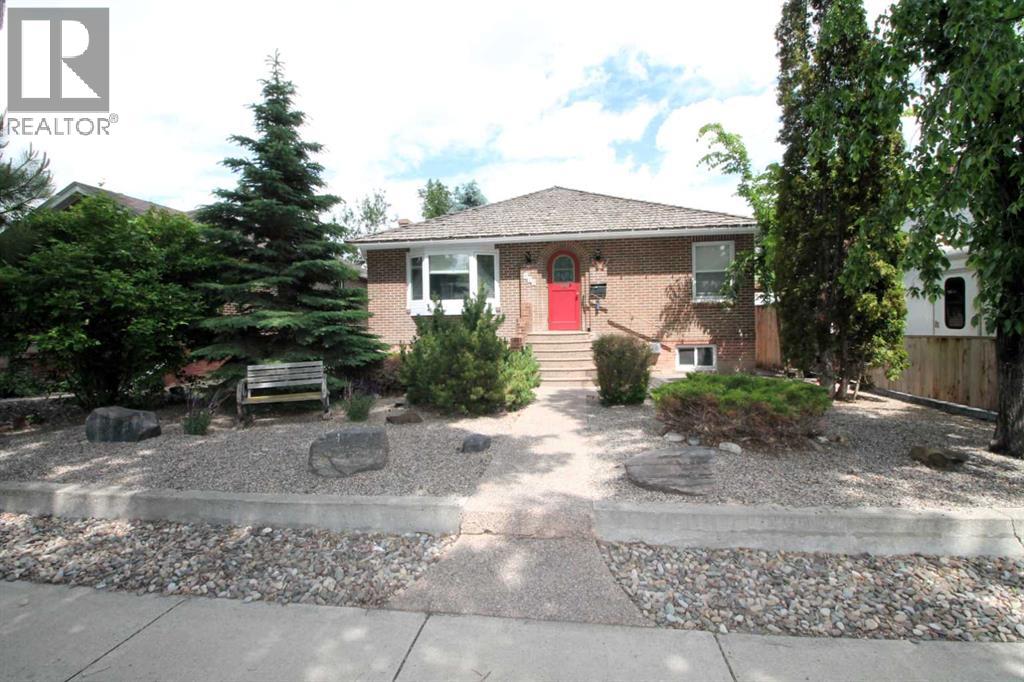 819 9 Avenue S - 1