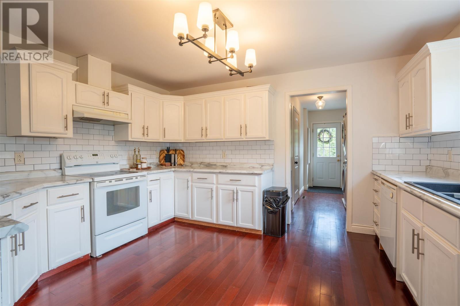 634 Lakeshore DR - 9