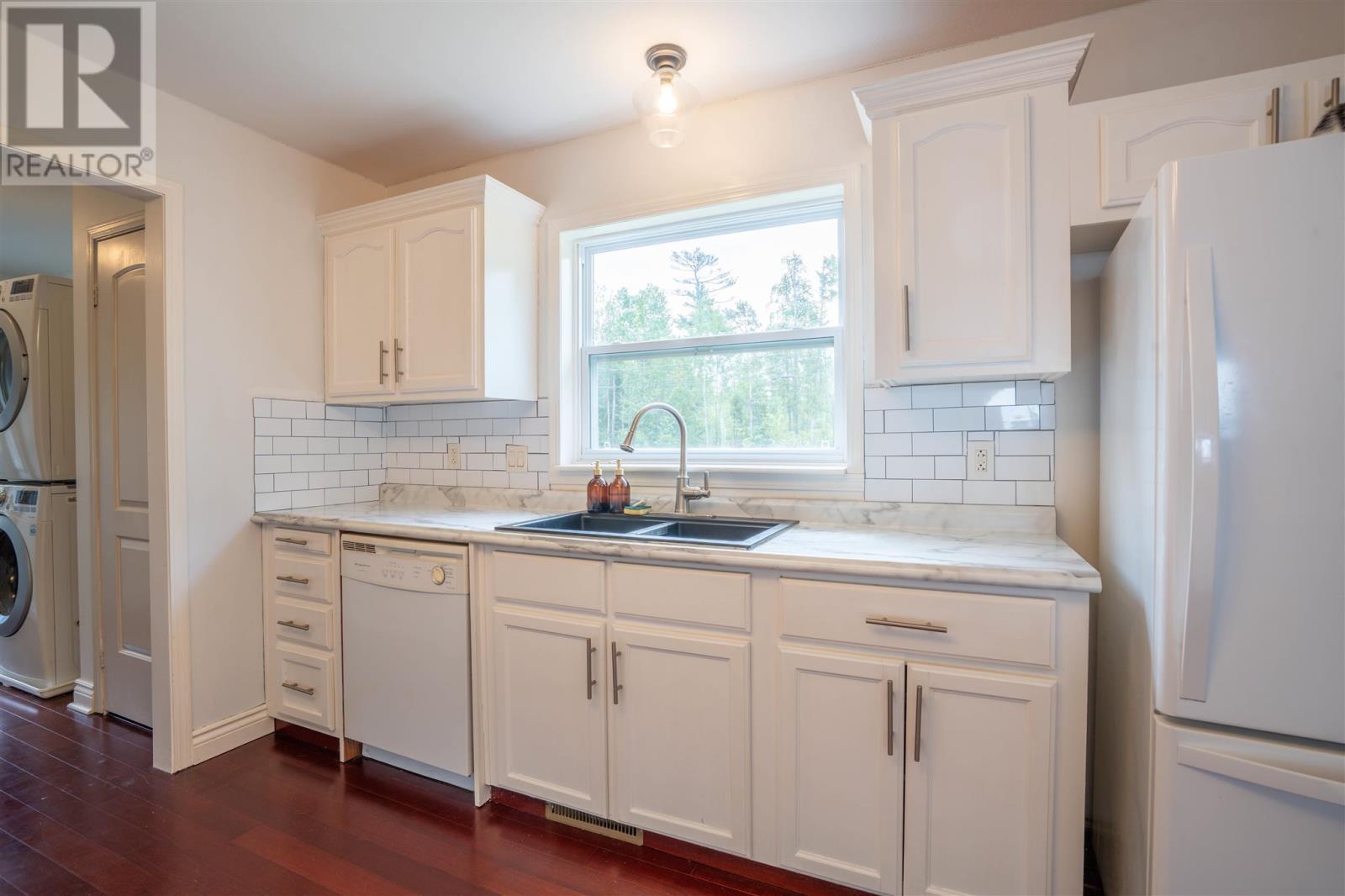 634 Lakeshore DR - 11