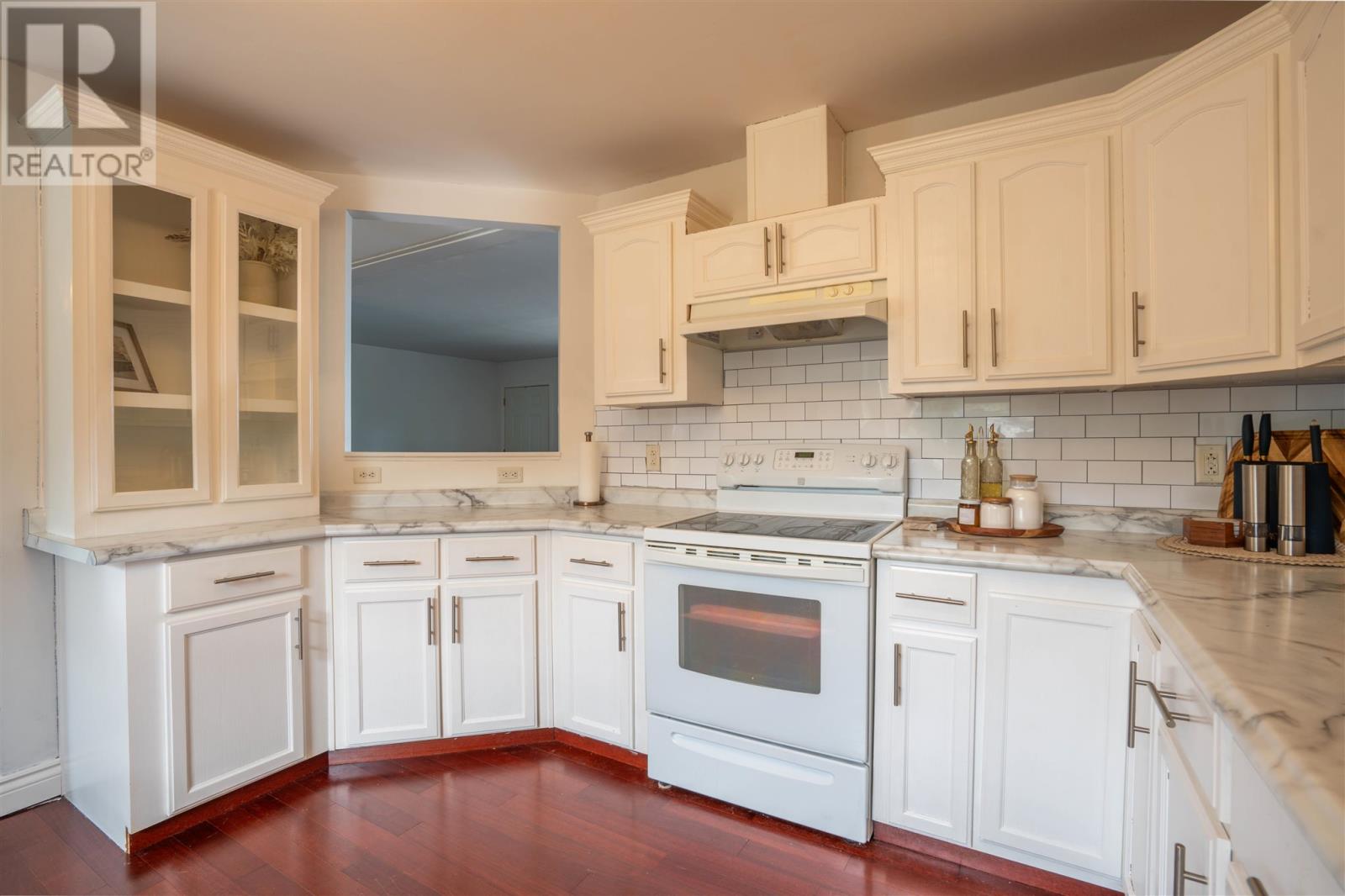 634 Lakeshore DR - 10