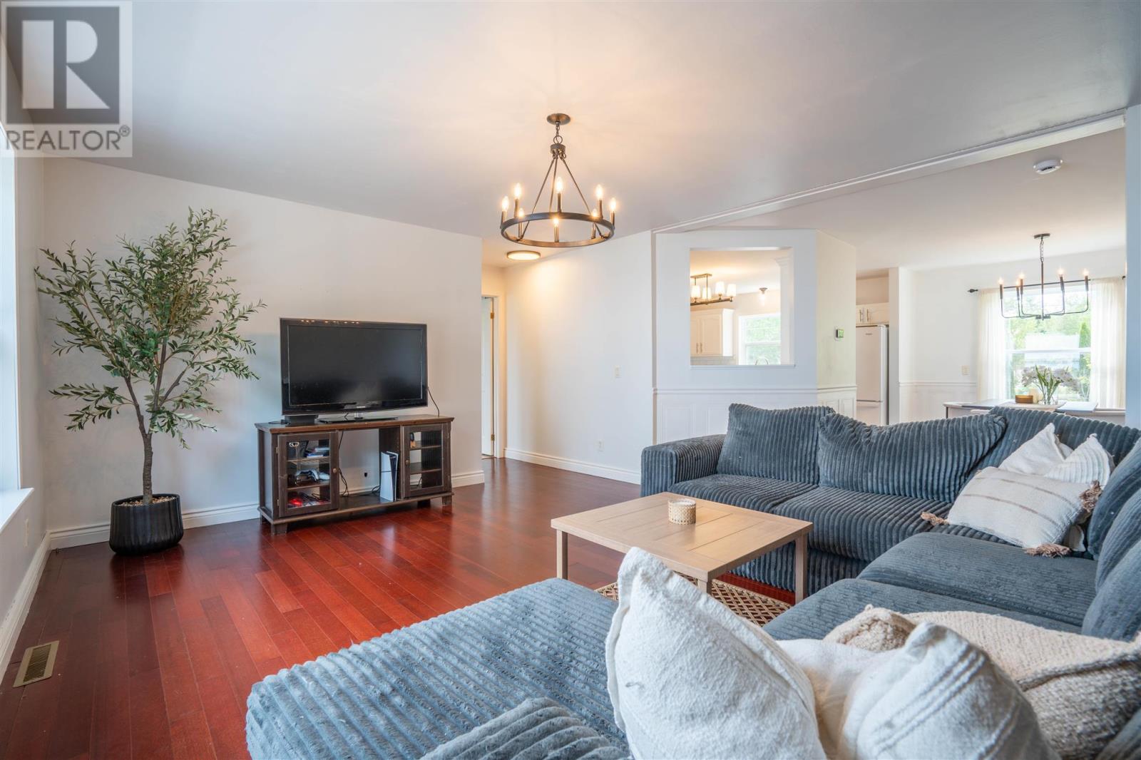 634 Lakeshore DR - 18
