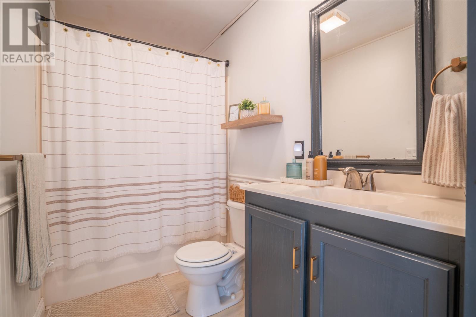 634 Lakeshore DR - 27