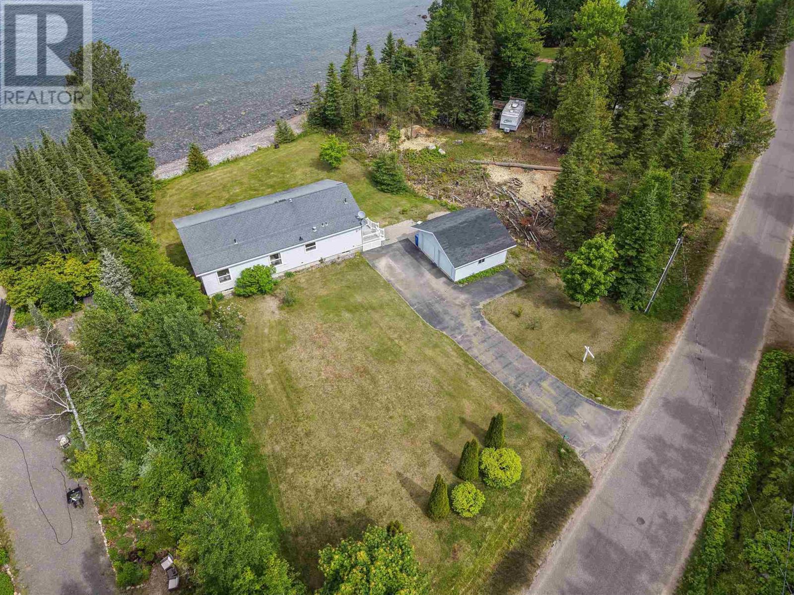 634 Lakeshore DR - 43