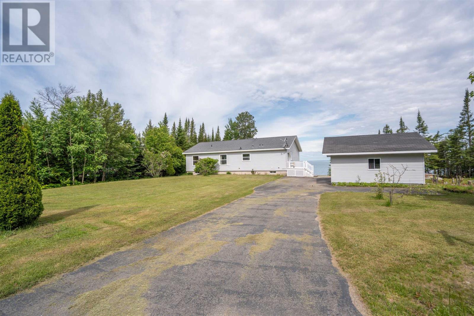 634 Lakeshore DR - 36