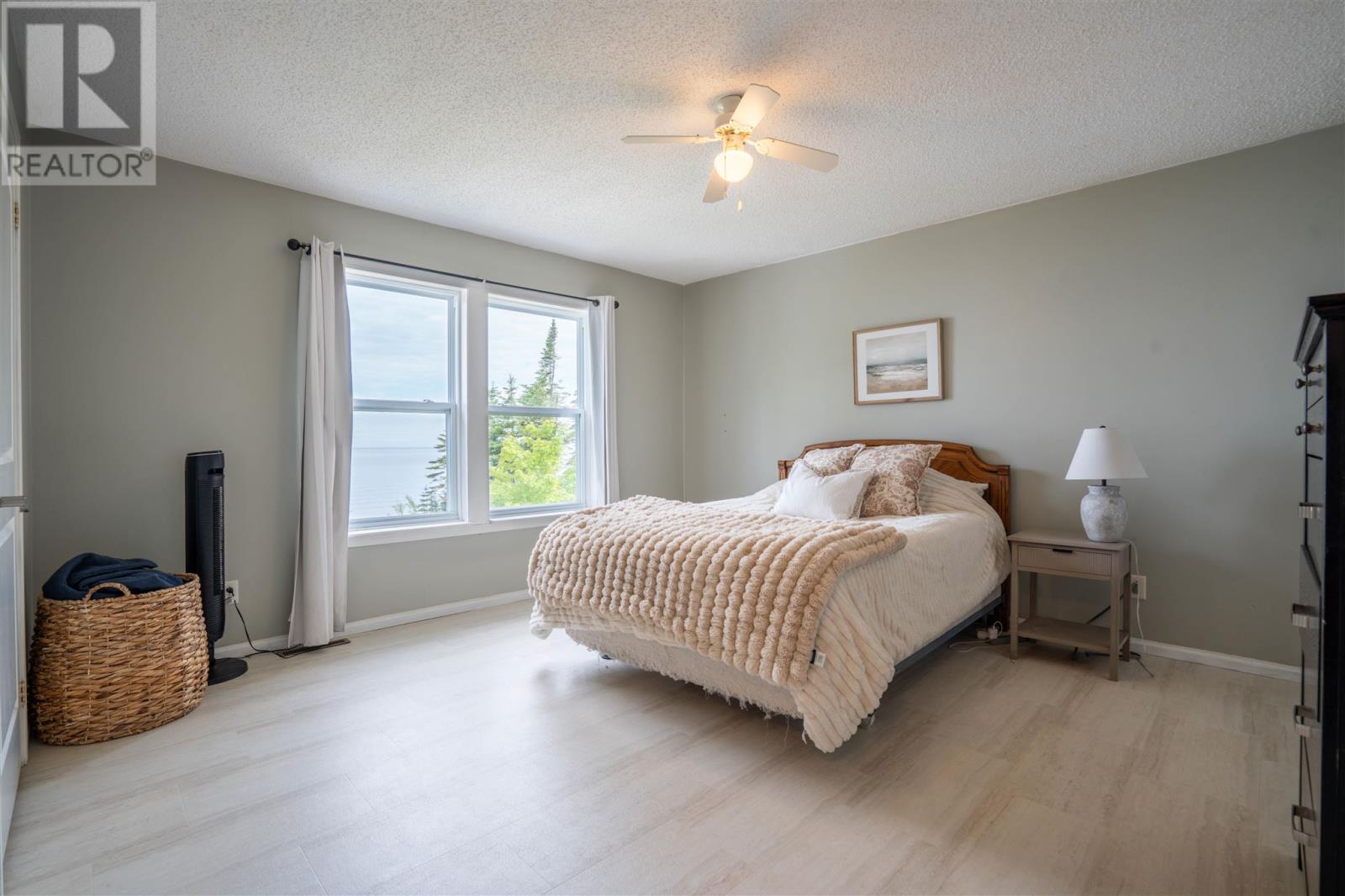 634 Lakeshore DR - 20
