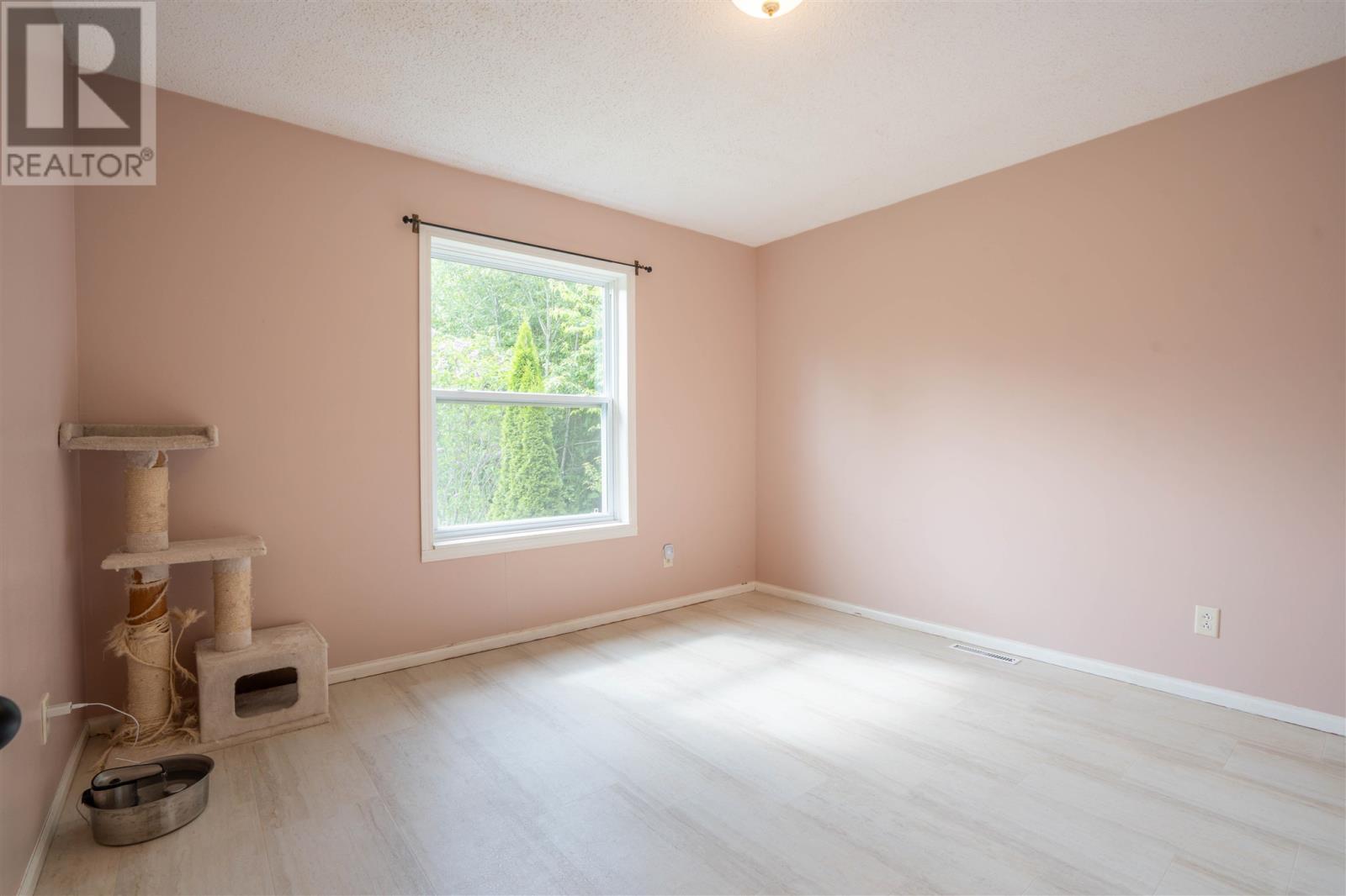 634 Lakeshore DR - 24