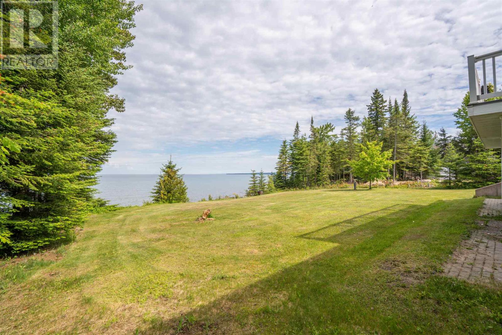 634 Lakeshore DR - 8