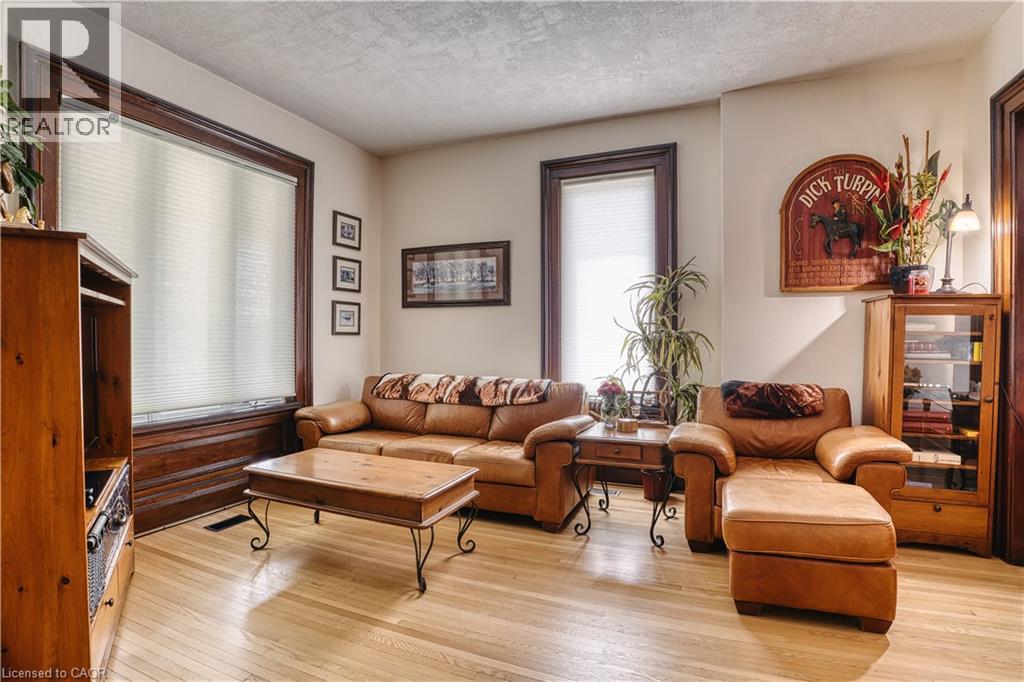 459 WALLACE Avenue N - 13