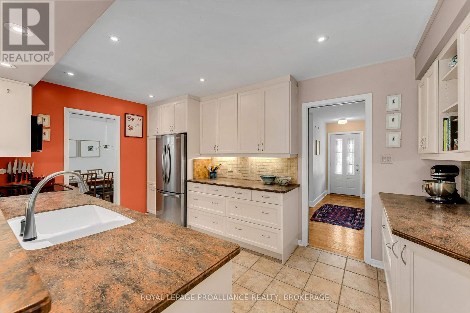 5 WATTS CRESCENT - 12
