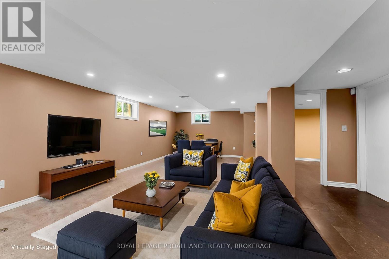 5 WATTS CRESCENT - 22