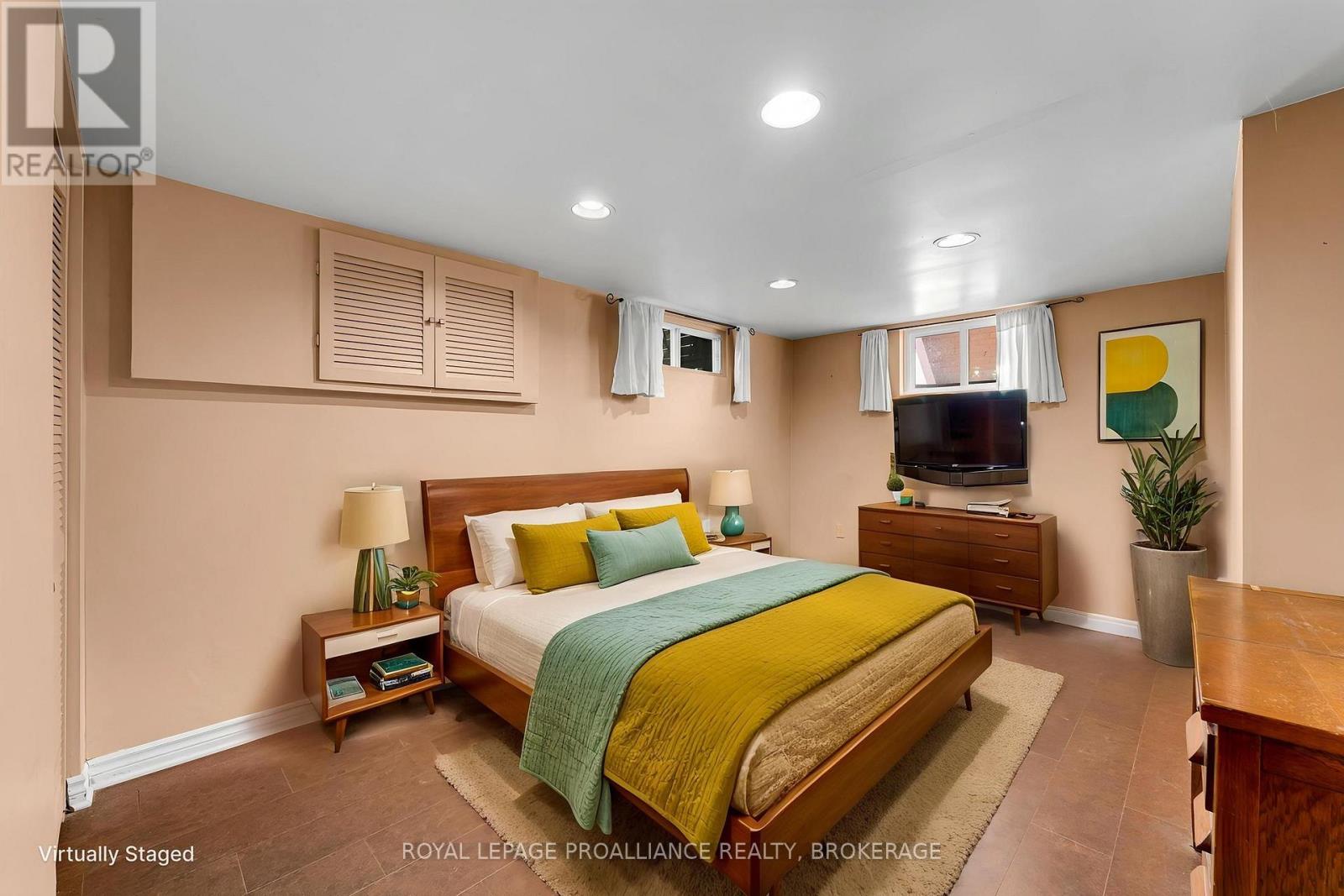 5 WATTS CRESCENT - 26