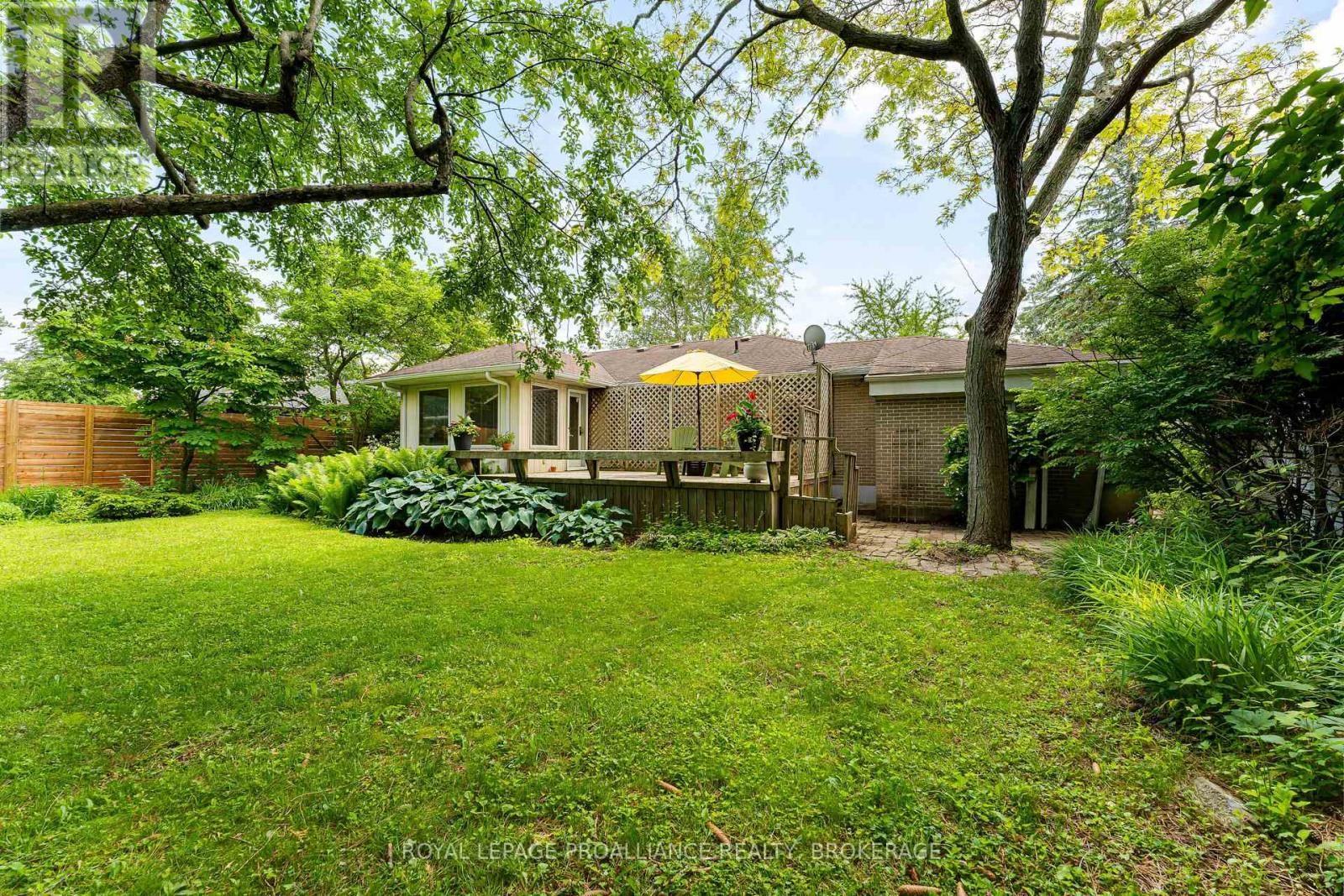 5 WATTS CRESCENT - 32