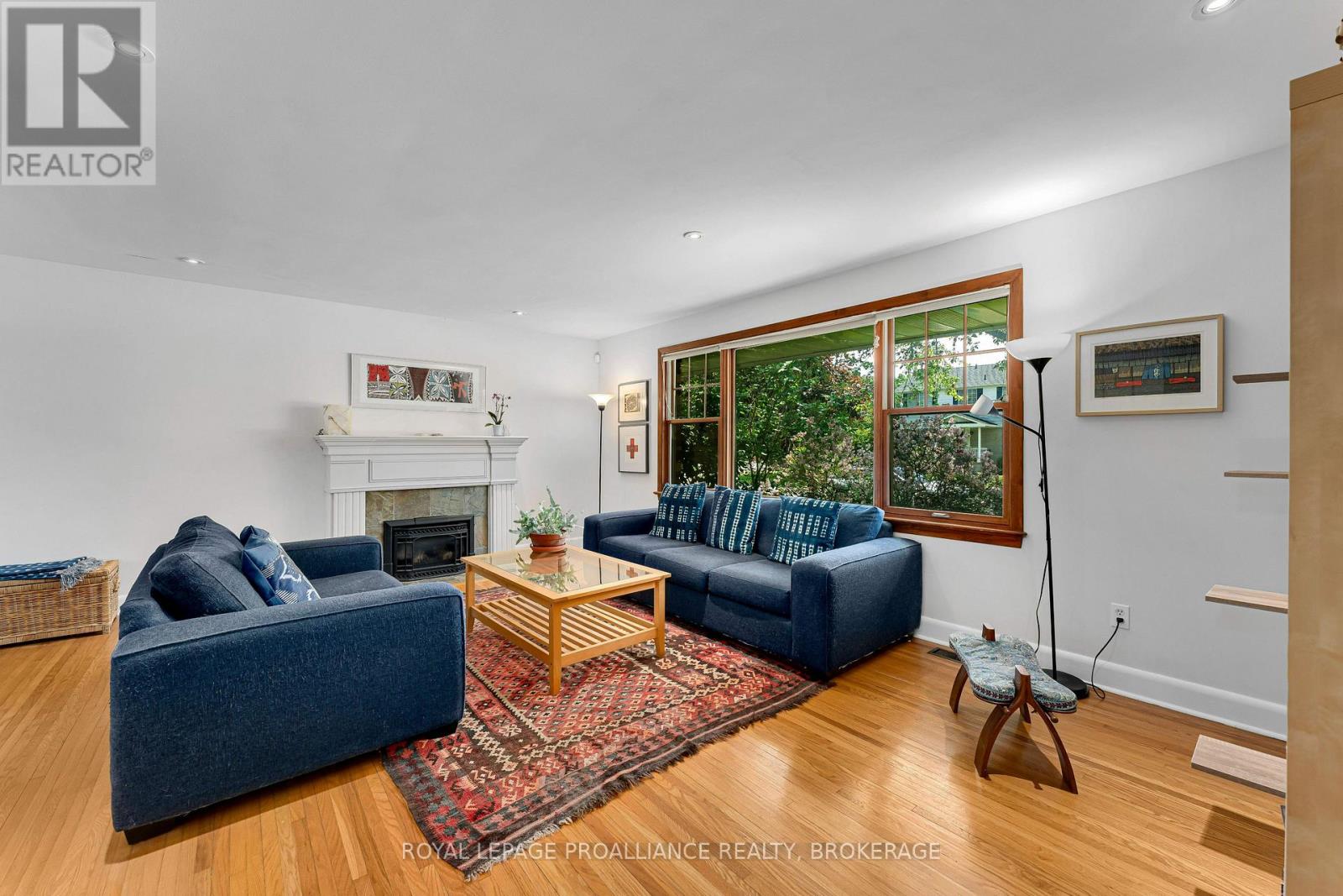 5 WATTS CRESCENT - 5