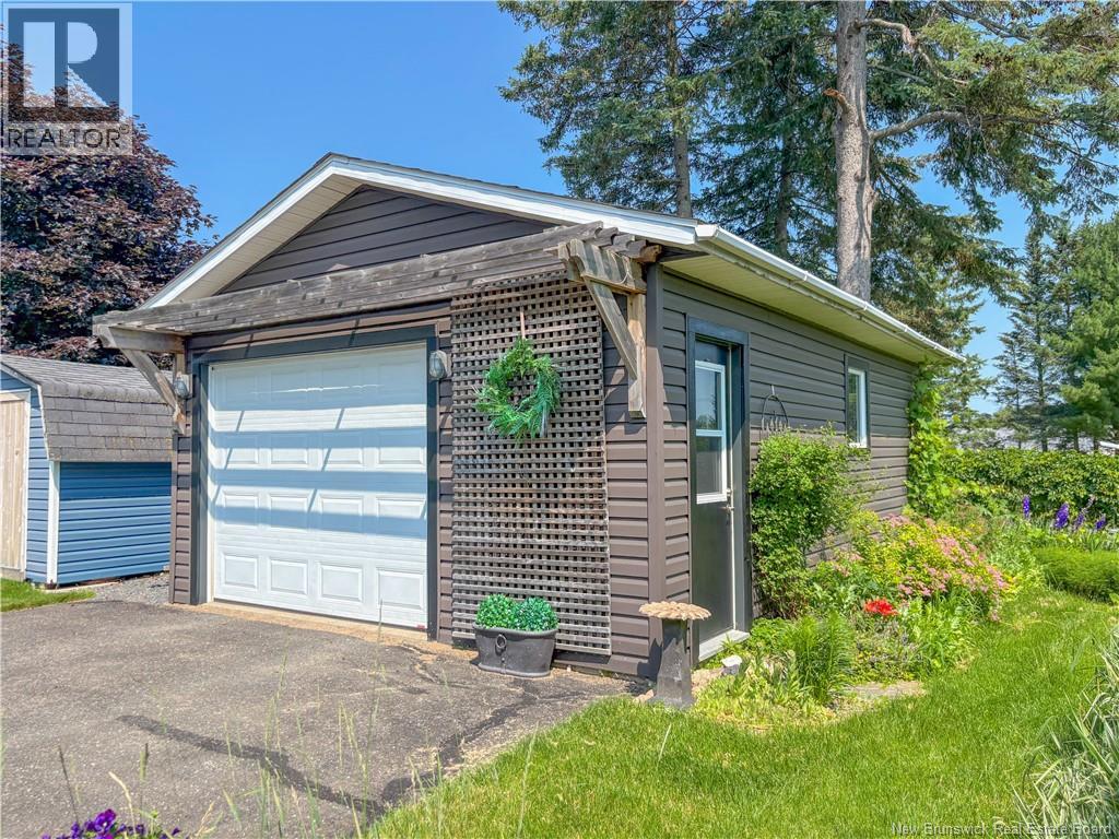 106 Bicentennial Drive - 40