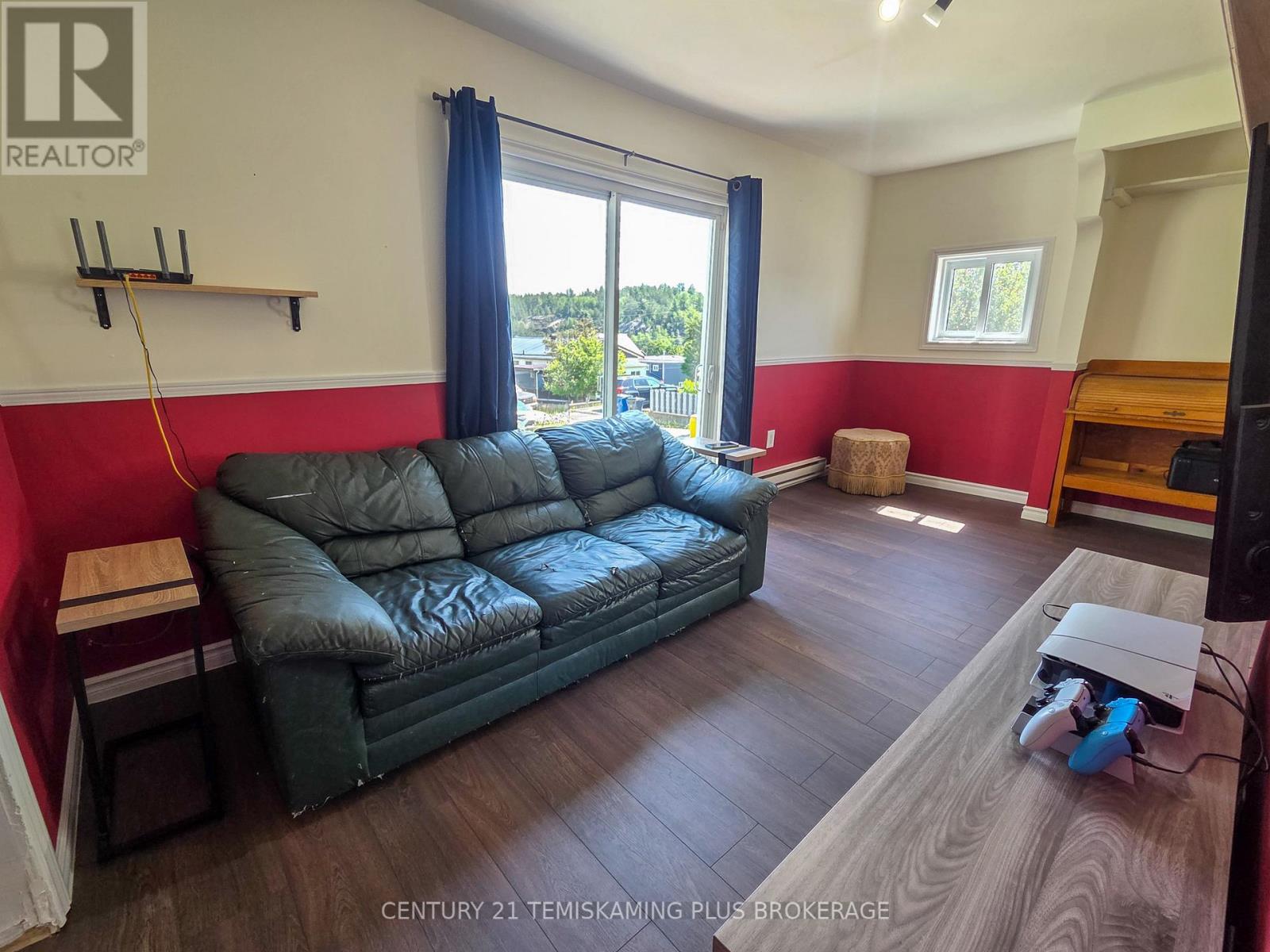 42 RUSSELL STREET - 5