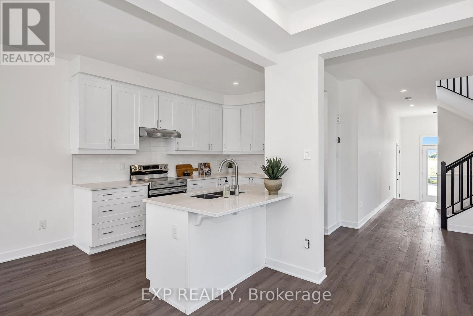 155 YEARLING CIRCLE - 16