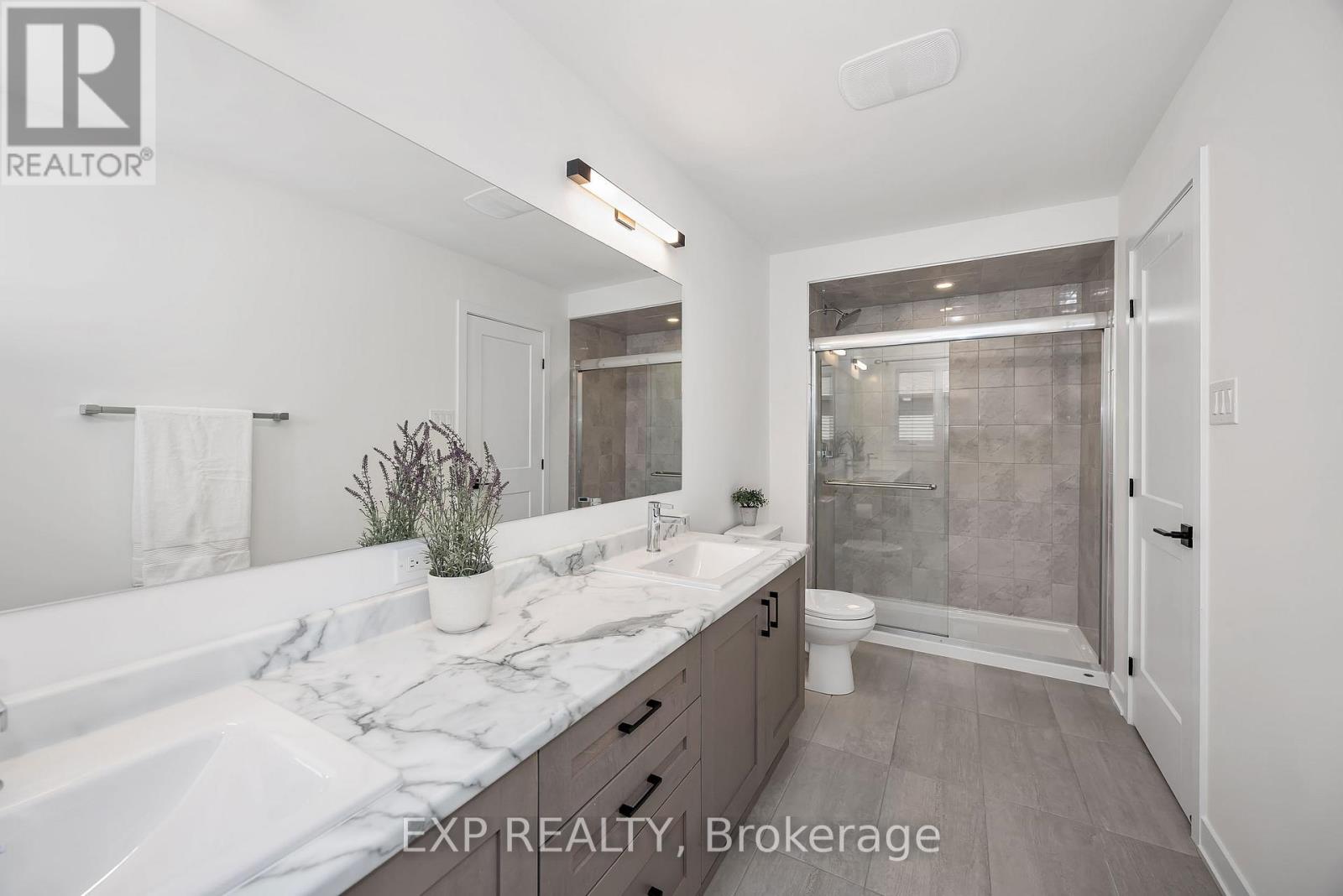 155 YEARLING CIRCLE - 32