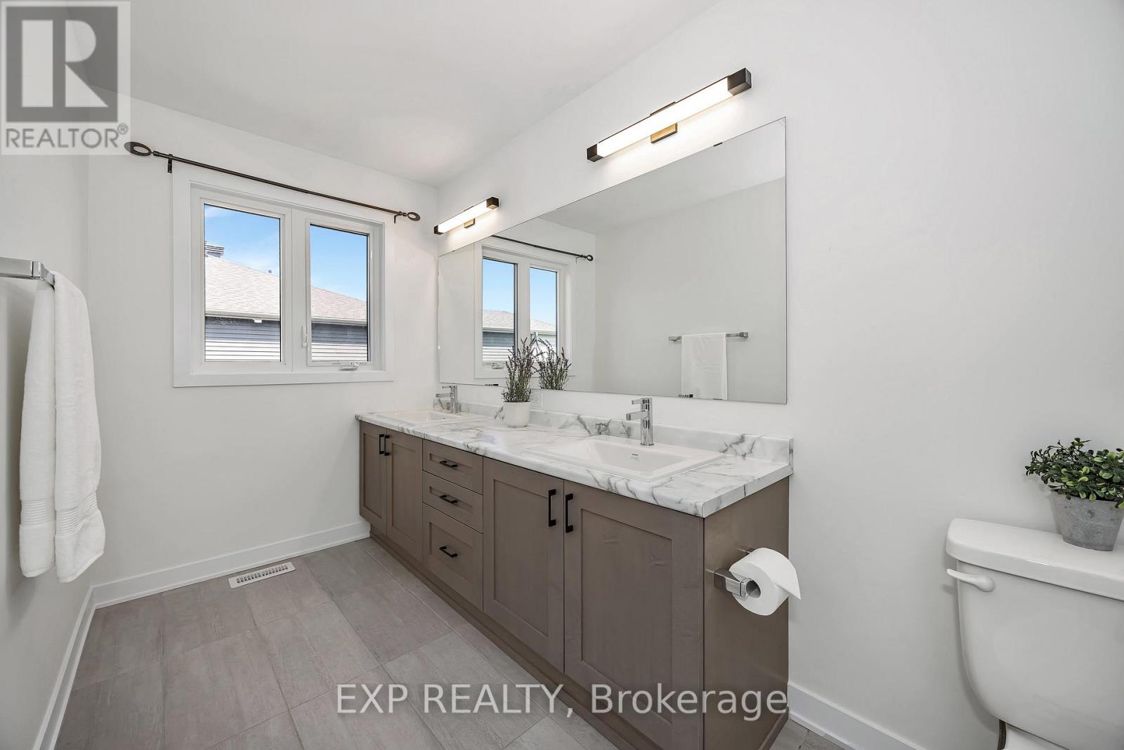 155 YEARLING CIRCLE - 33