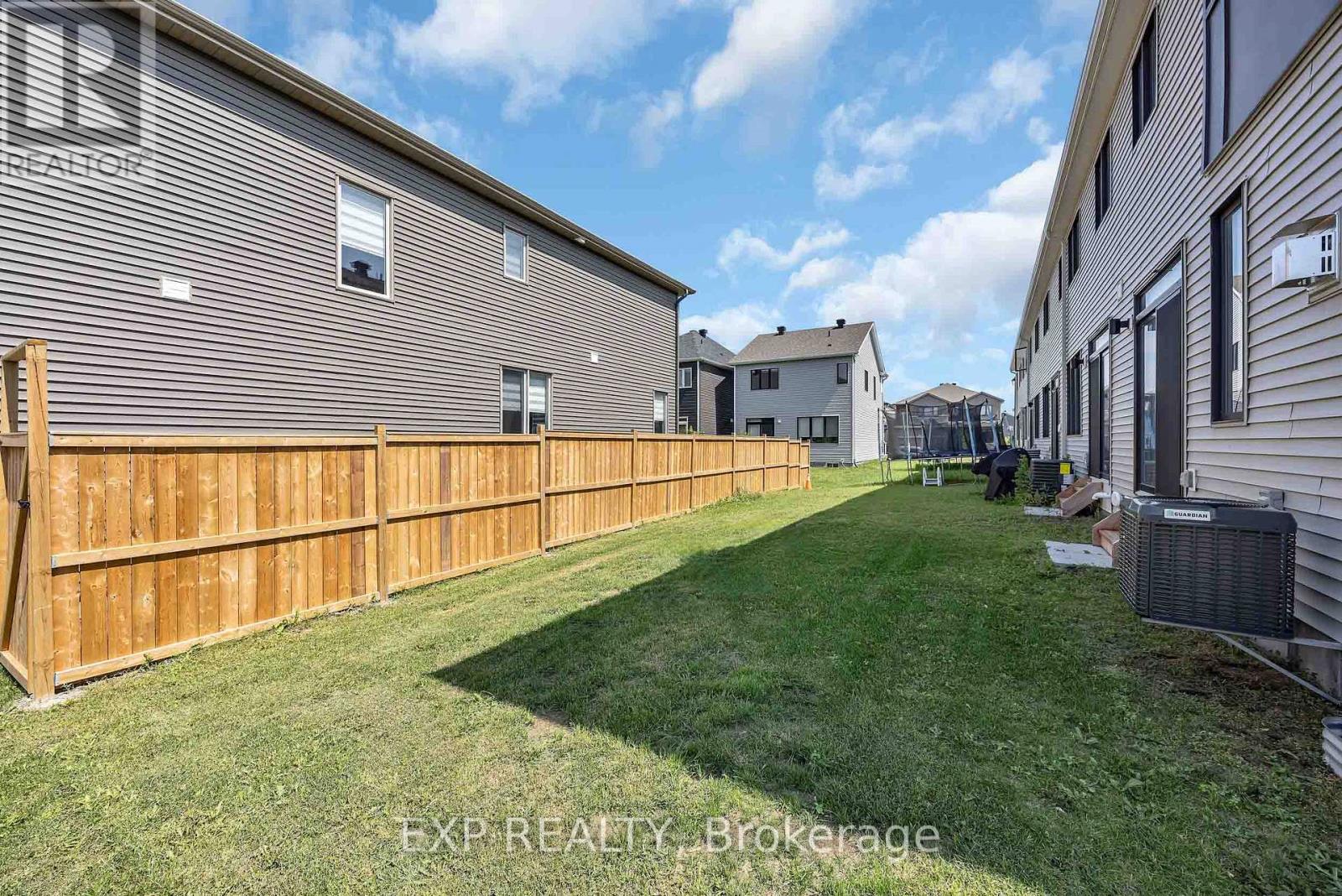 155 YEARLING CIRCLE - 44