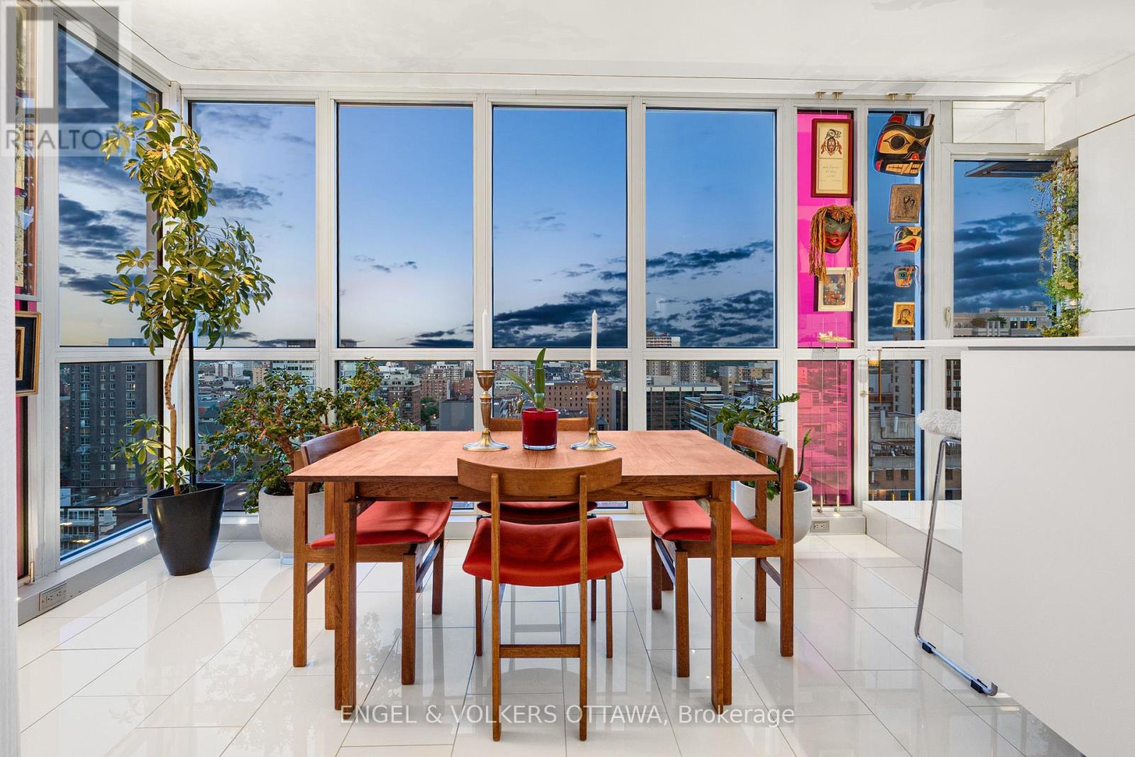 #1710 324 LAURIER AVENUE W - 19