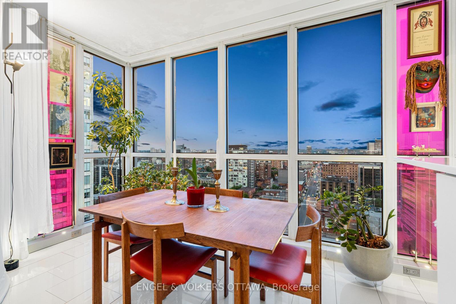 #1710 324 LAURIER AVENUE W - 21