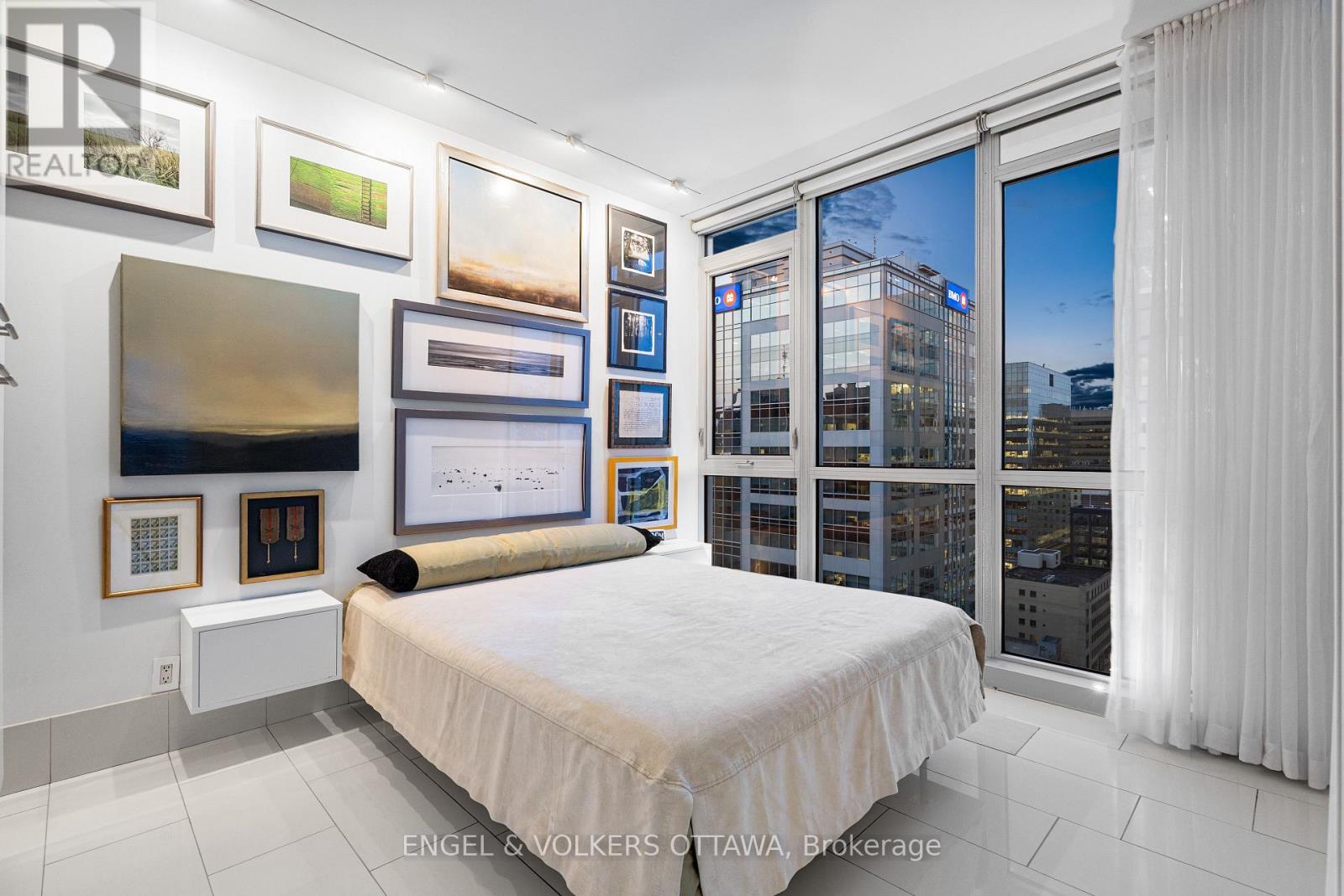 #1710 324 LAURIER AVENUE W - 27