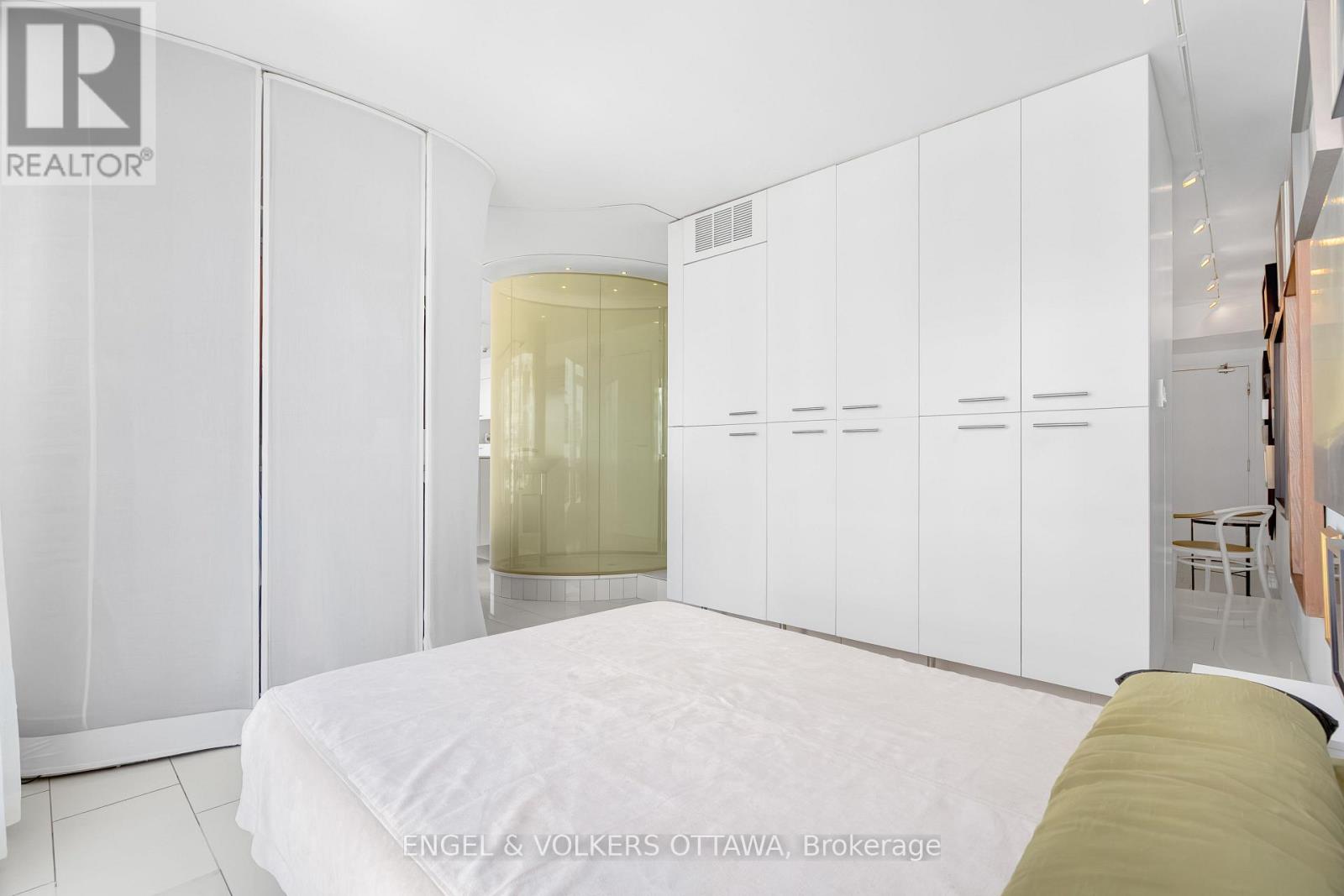 #1710 324 LAURIER AVENUE W - 28