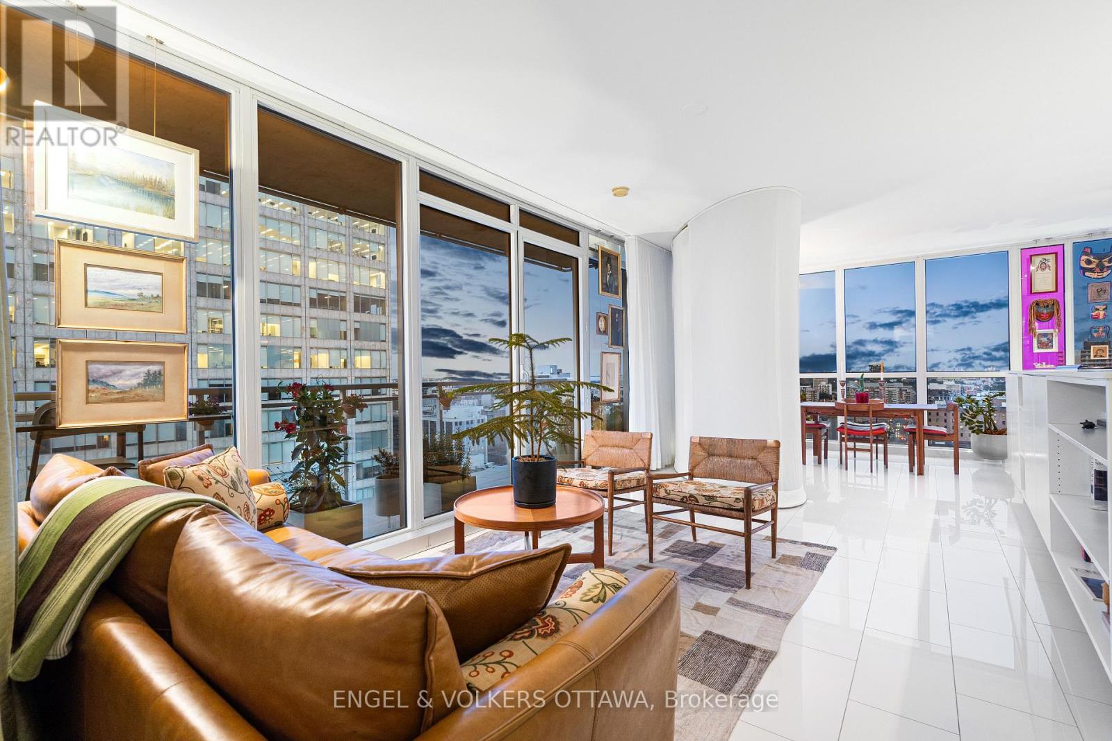 #1710 324 LAURIER AVENUE W - 32