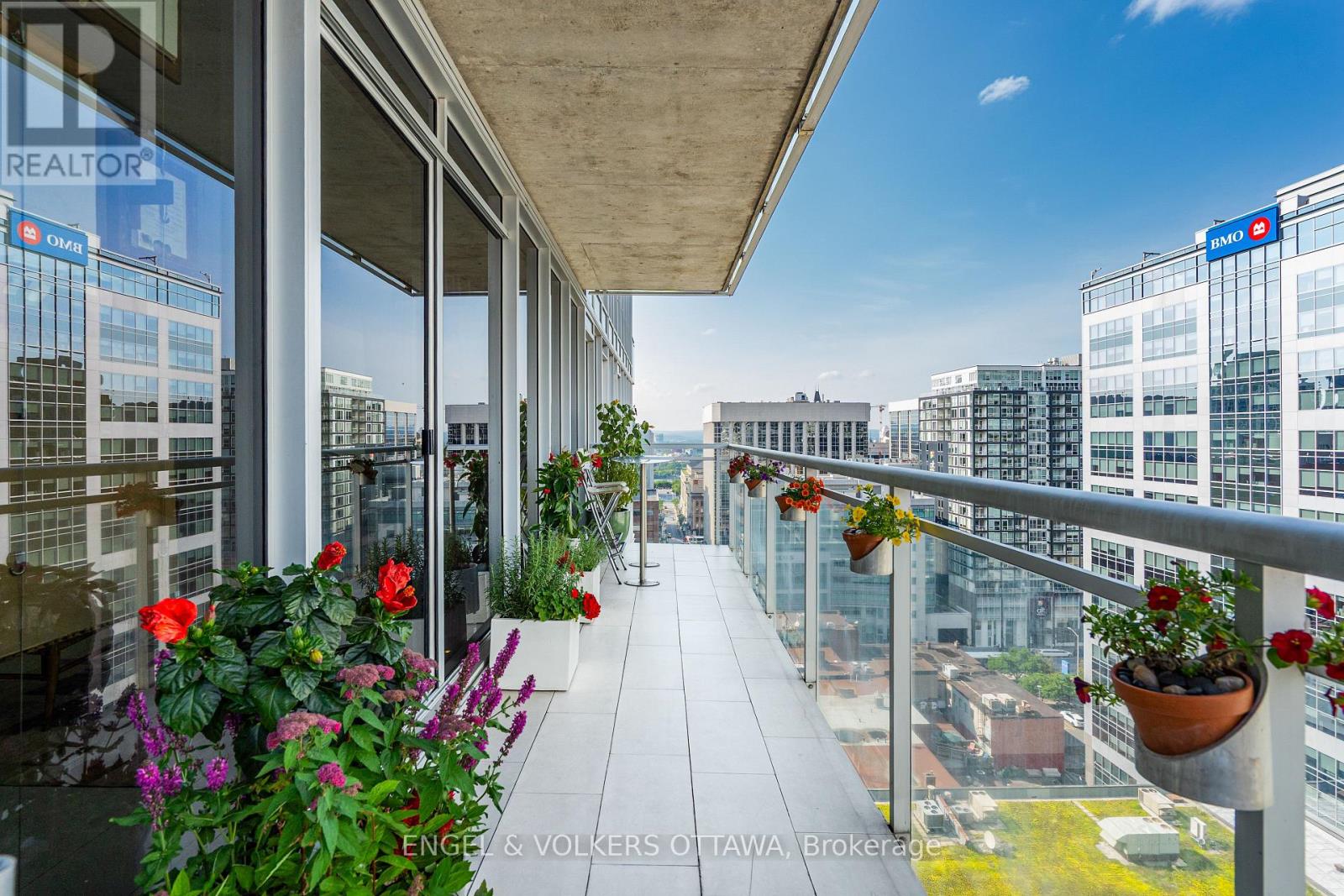 #1710 324 LAURIER AVENUE W - 34