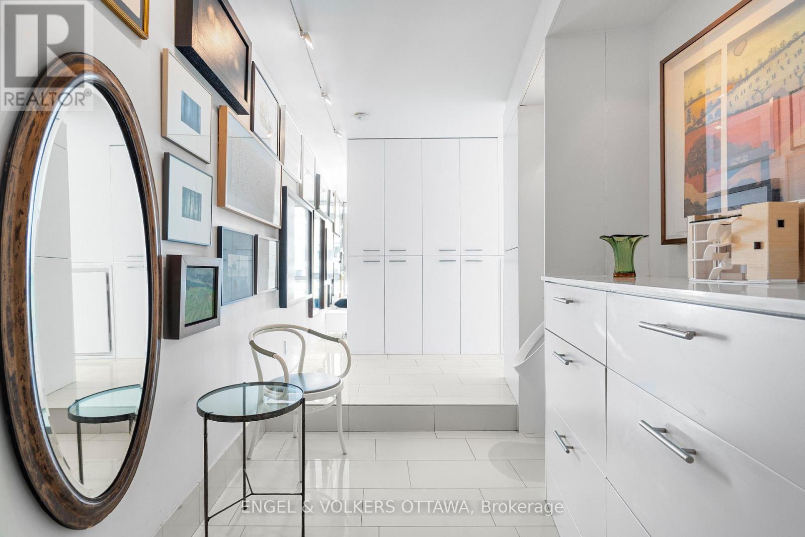 #1710 324 LAURIER AVENUE W - 4