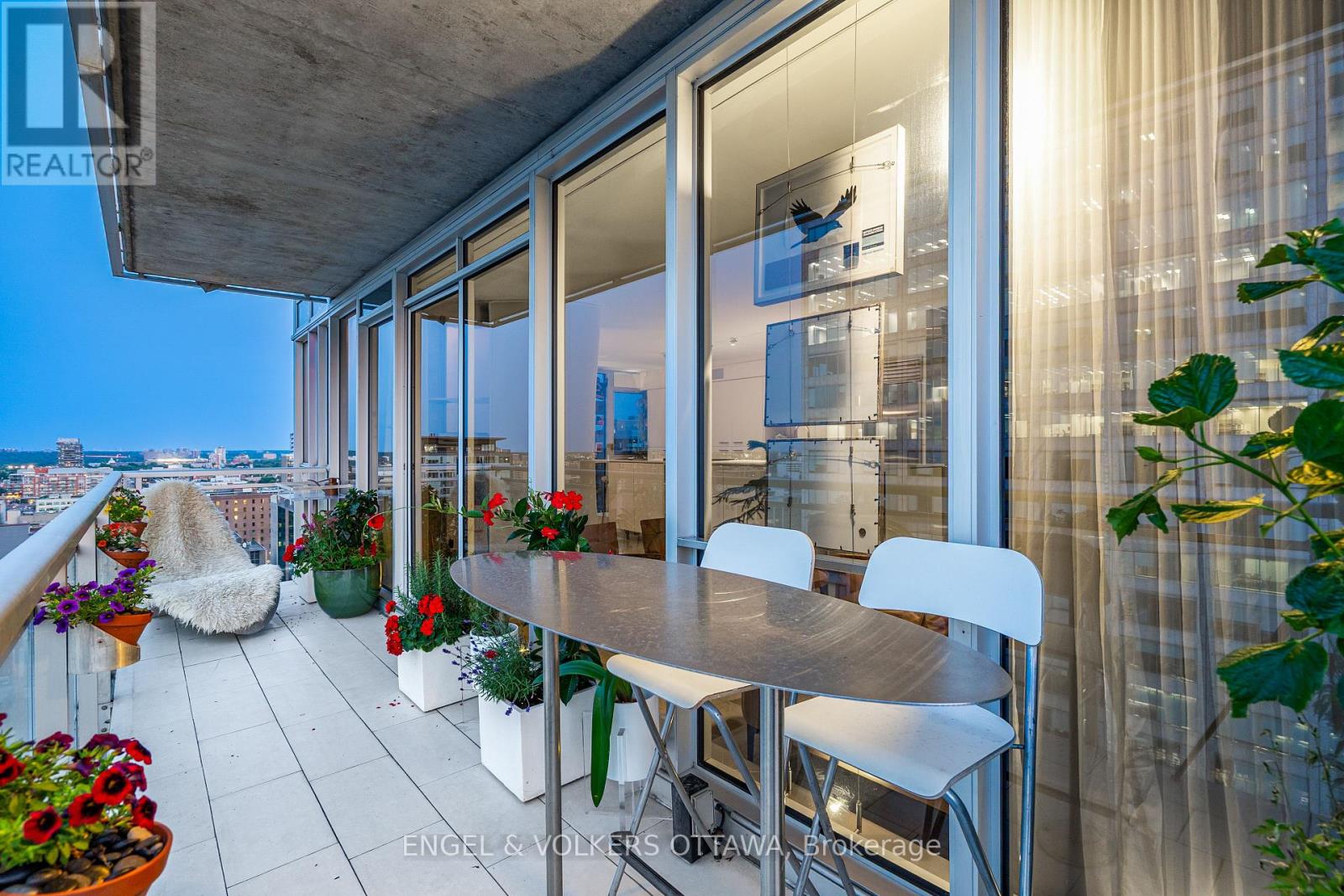 #1710 324 LAURIER AVENUE W - 45