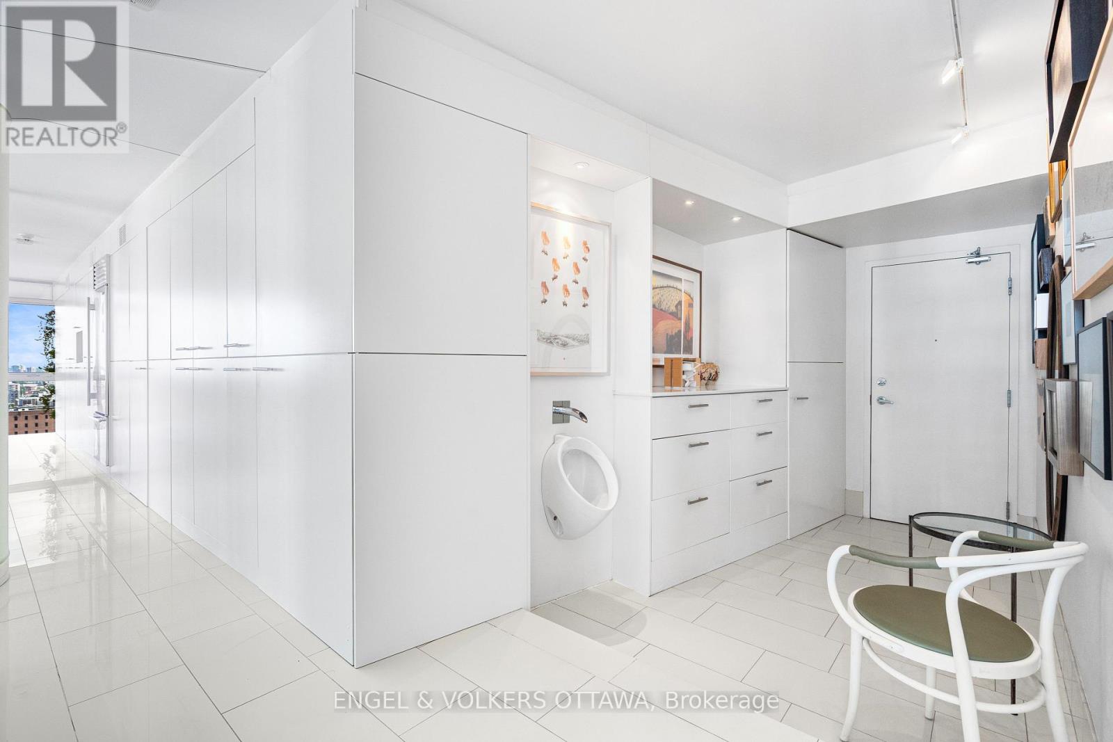 #1710 324 LAURIER AVENUE W - 5