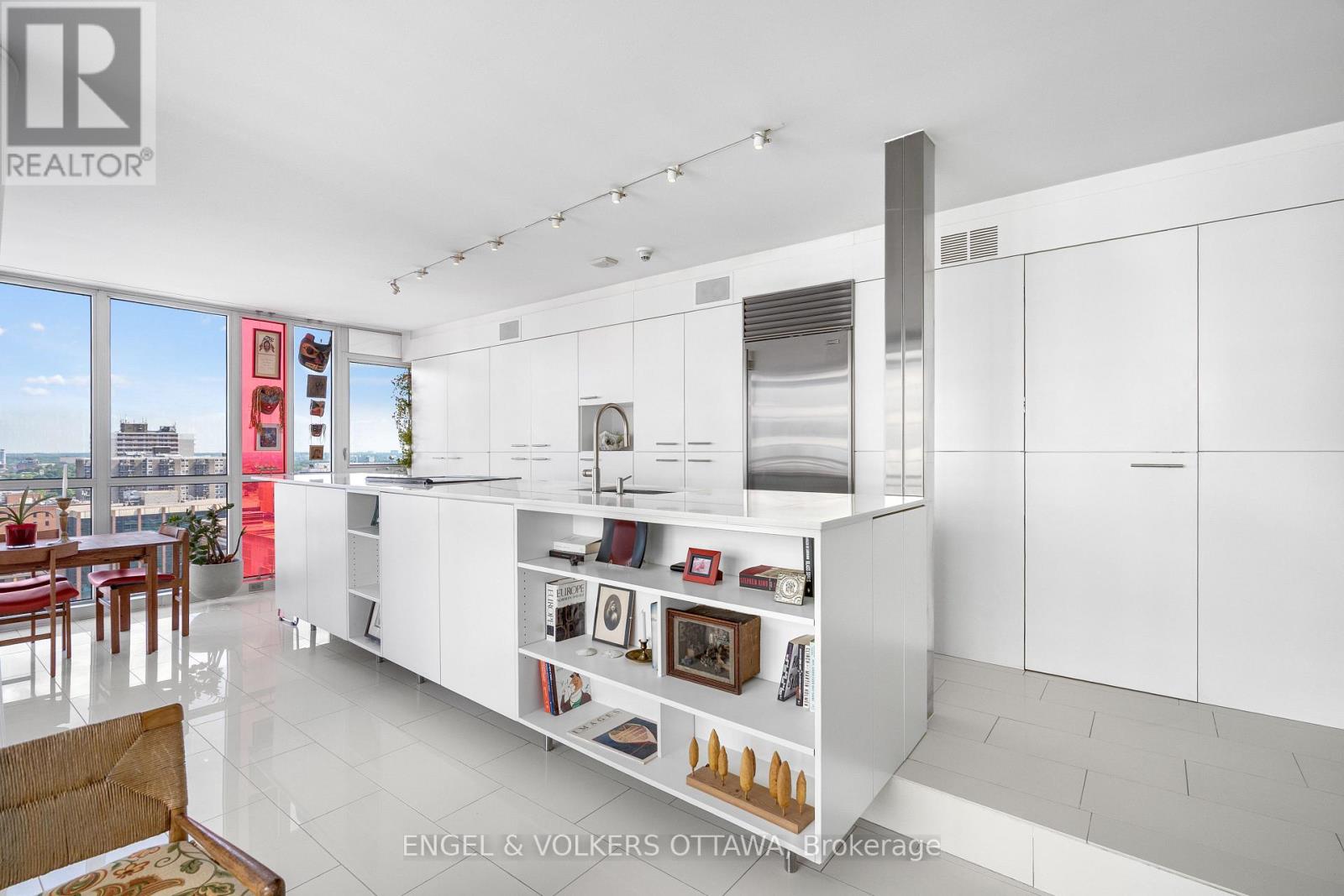 #1710 324 LAURIER AVENUE W - 7