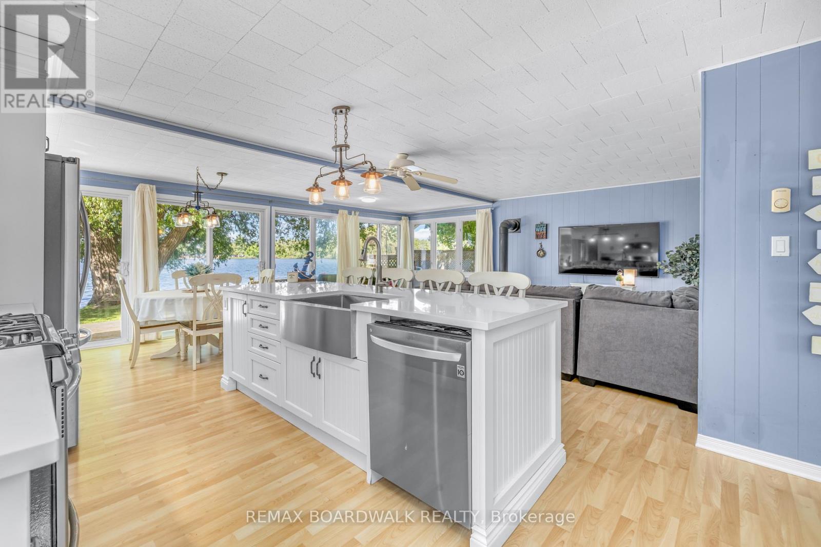 130 BAY LANE - 11