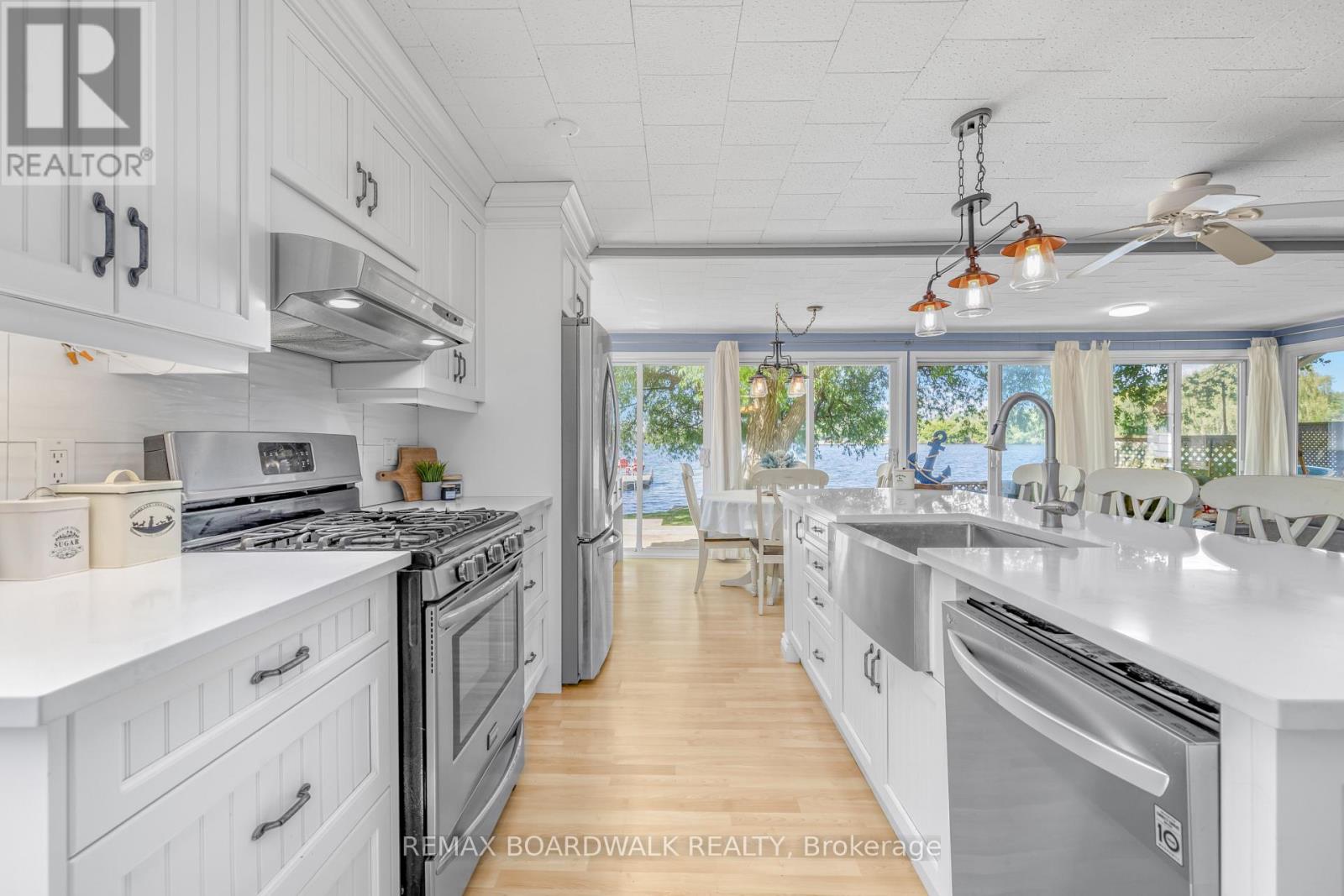 130 BAY LANE - 12