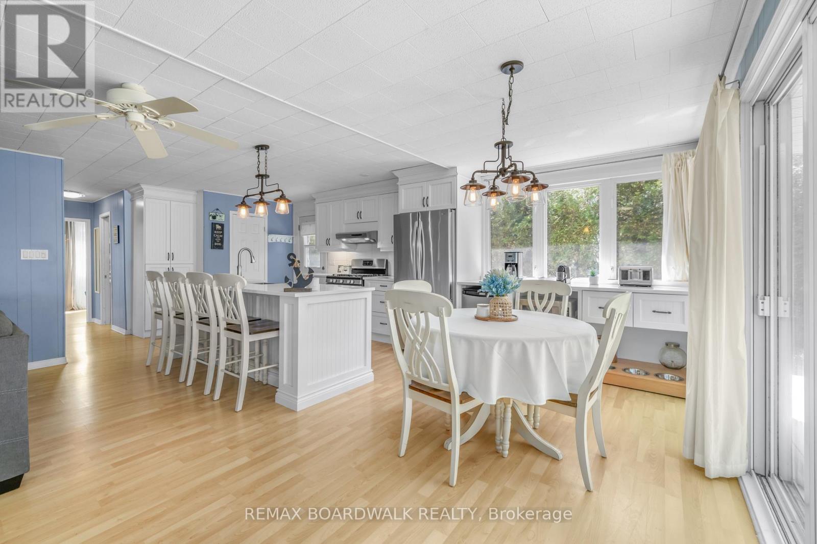 130 BAY LANE - 13