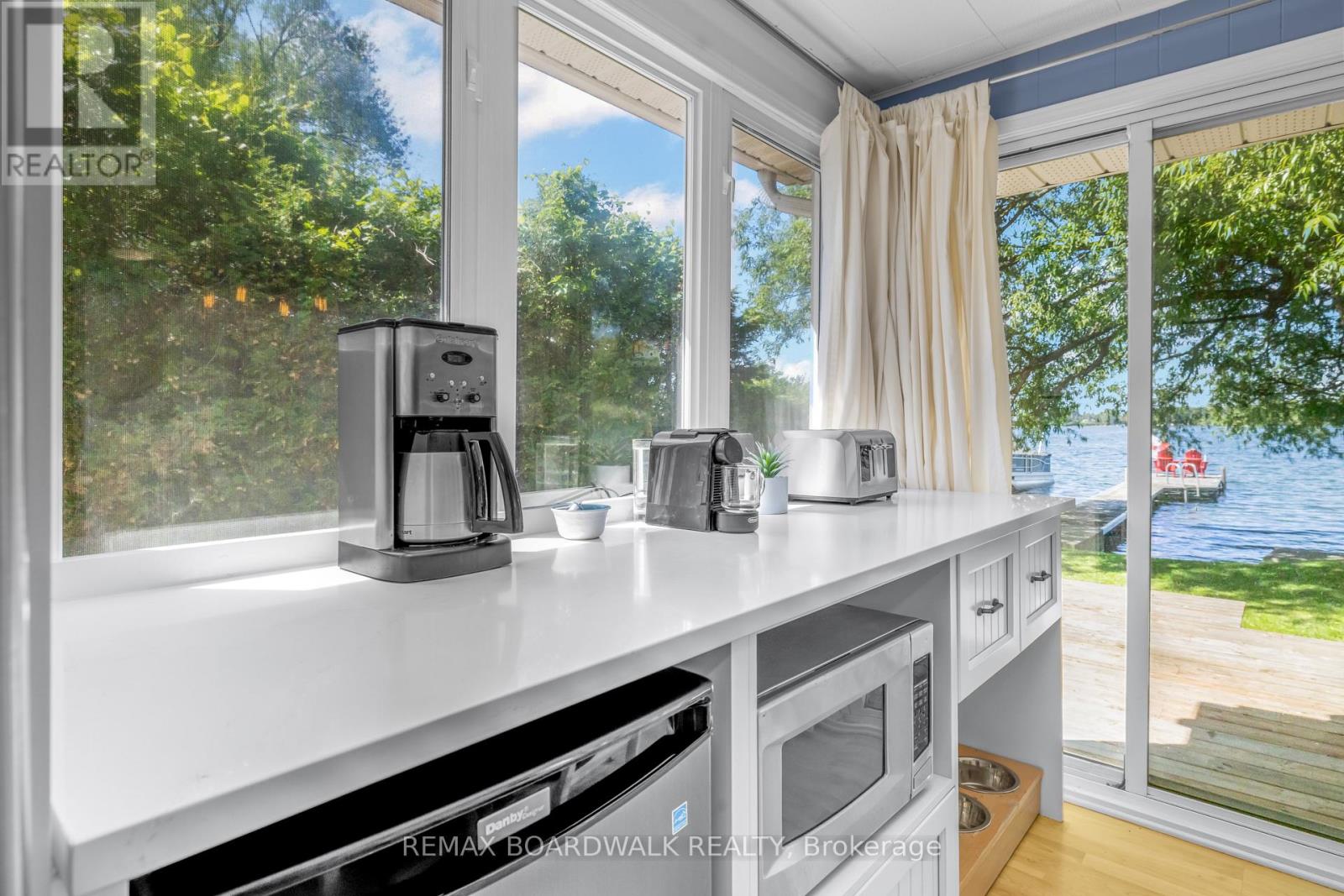 130 BAY LANE - 16