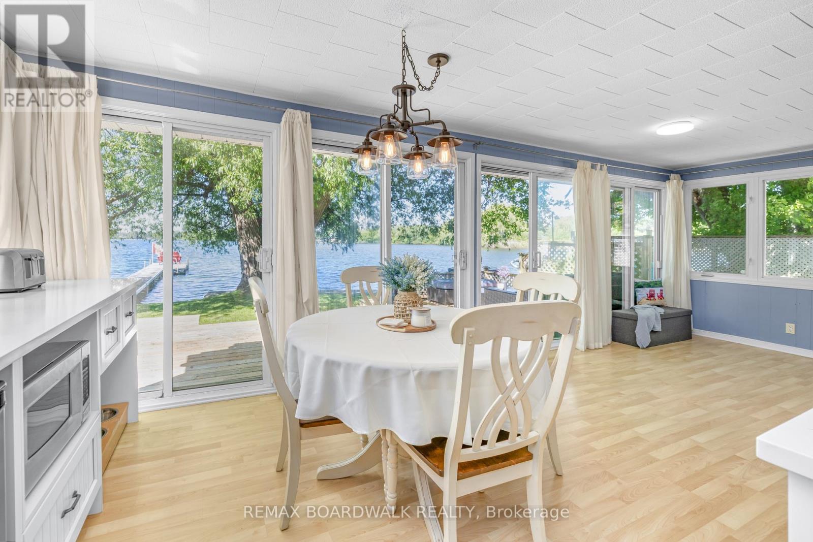 130 BAY LANE - 18