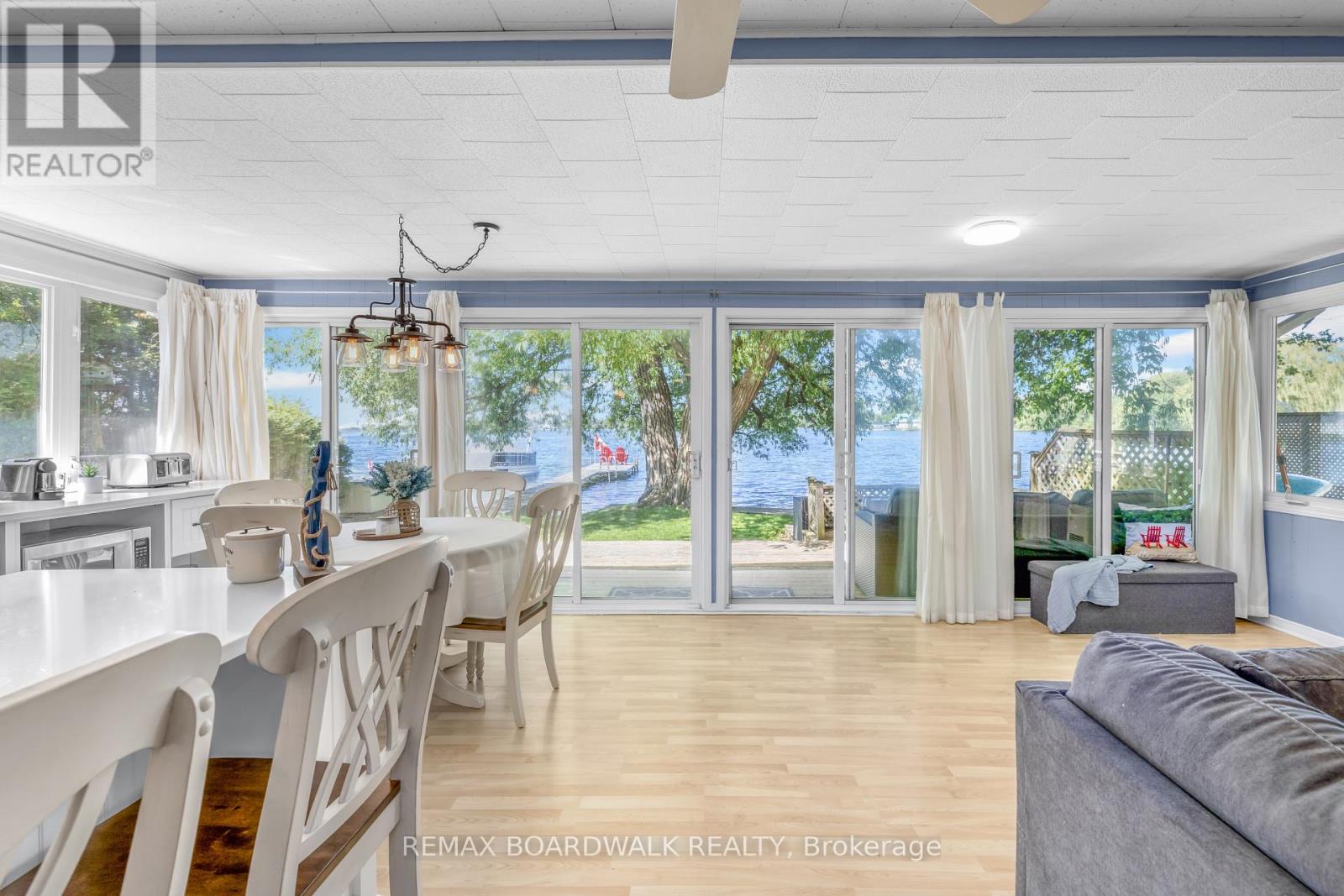130 BAY LANE - 19