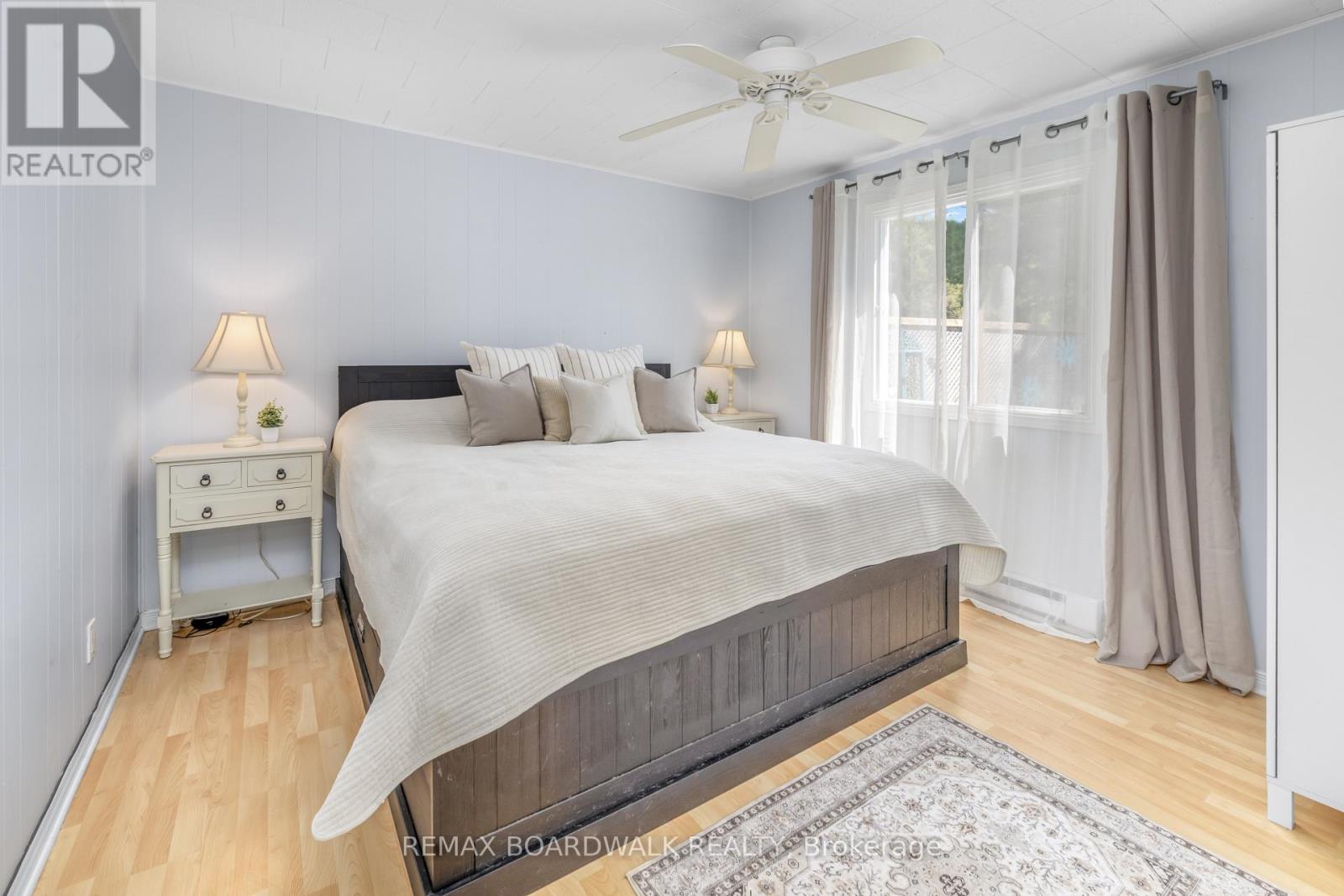 130 BAY LANE - 26
