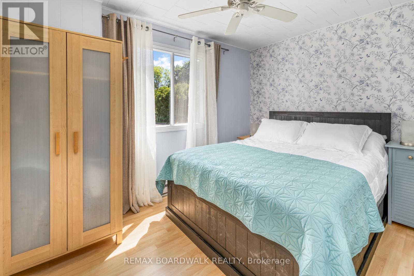 130 BAY LANE - 27