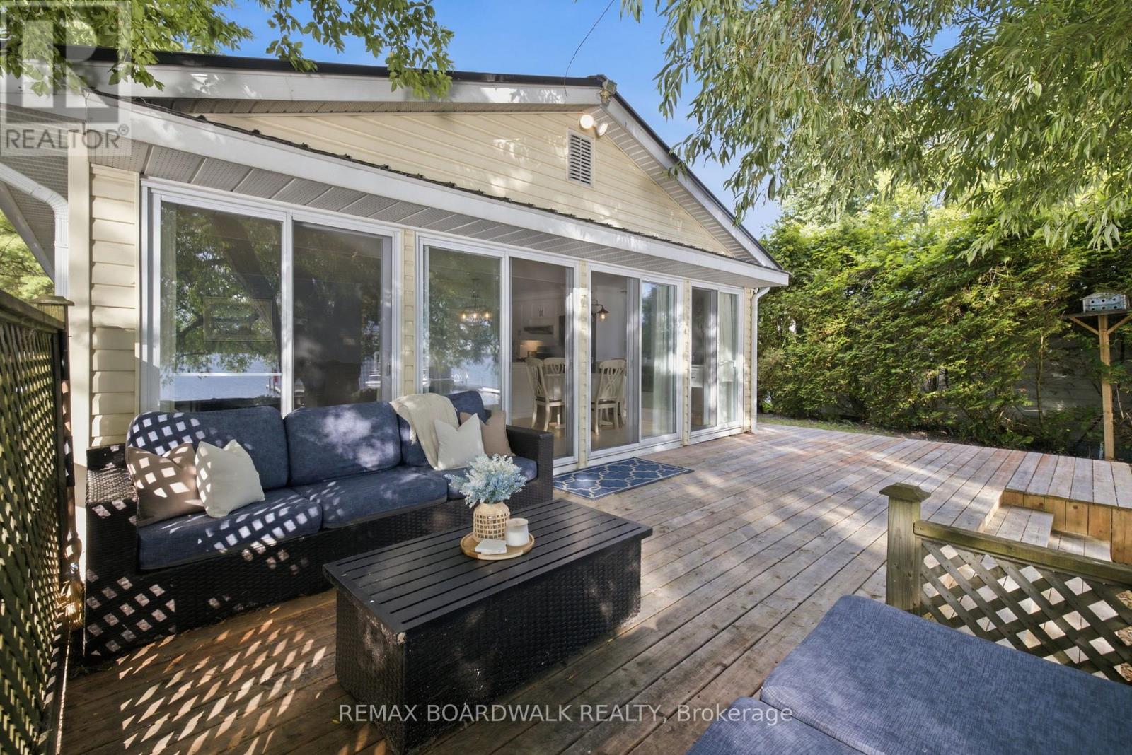 130 BAY LANE - 32